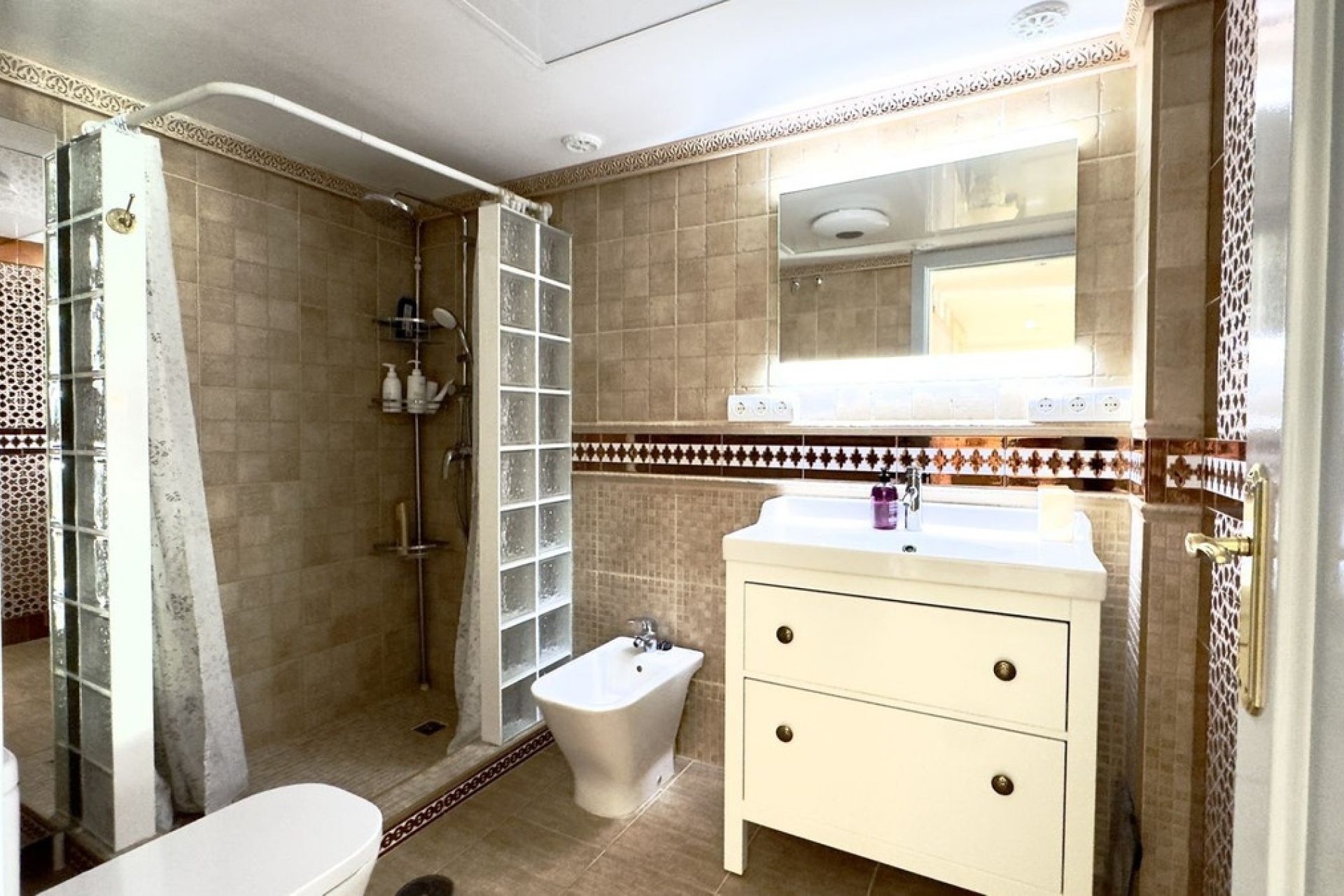 Wiederverkauf - apartment - Marbella - Guadalmina Baja