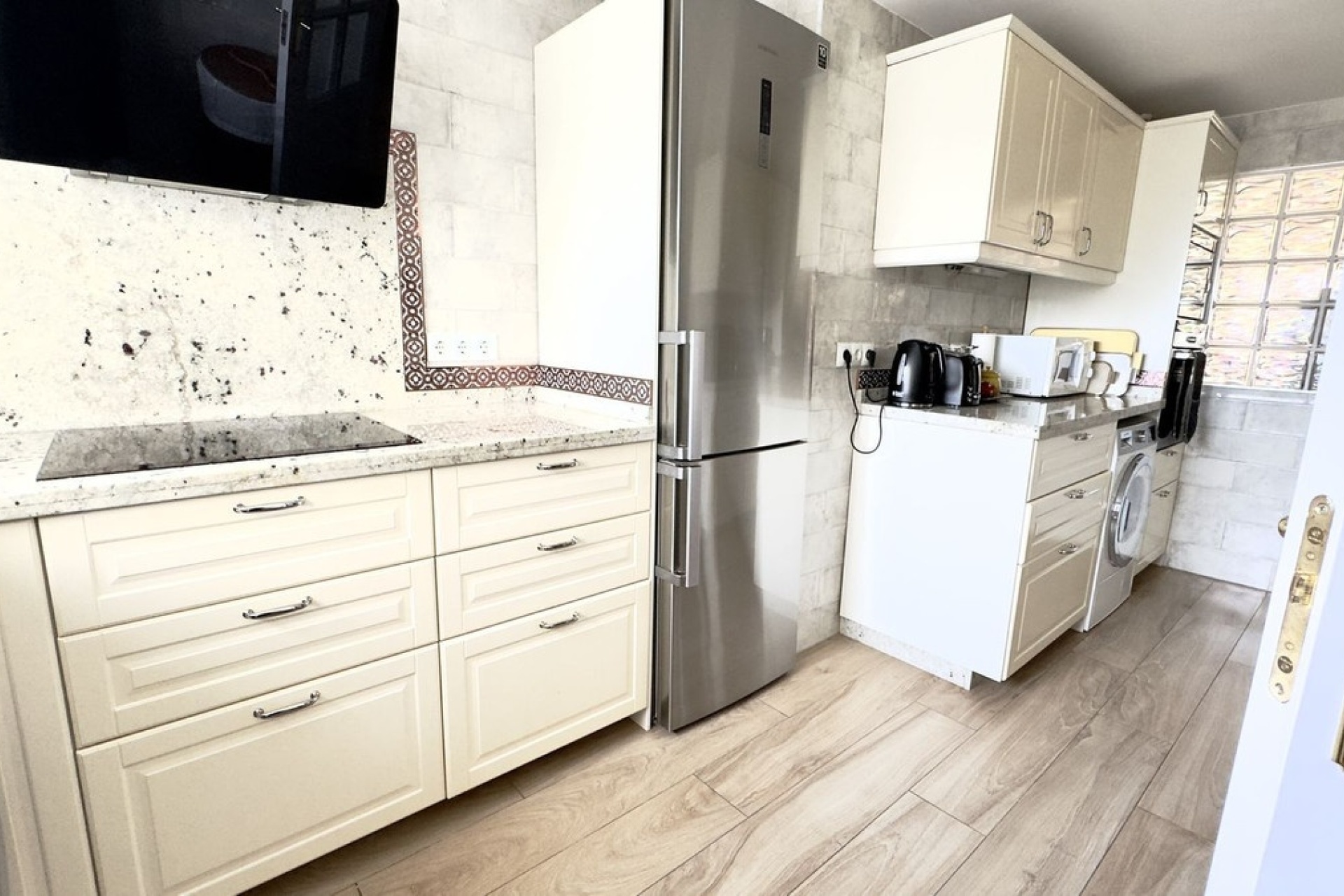 Wiederverkauf - apartment - Marbella - Guadalmina Baja