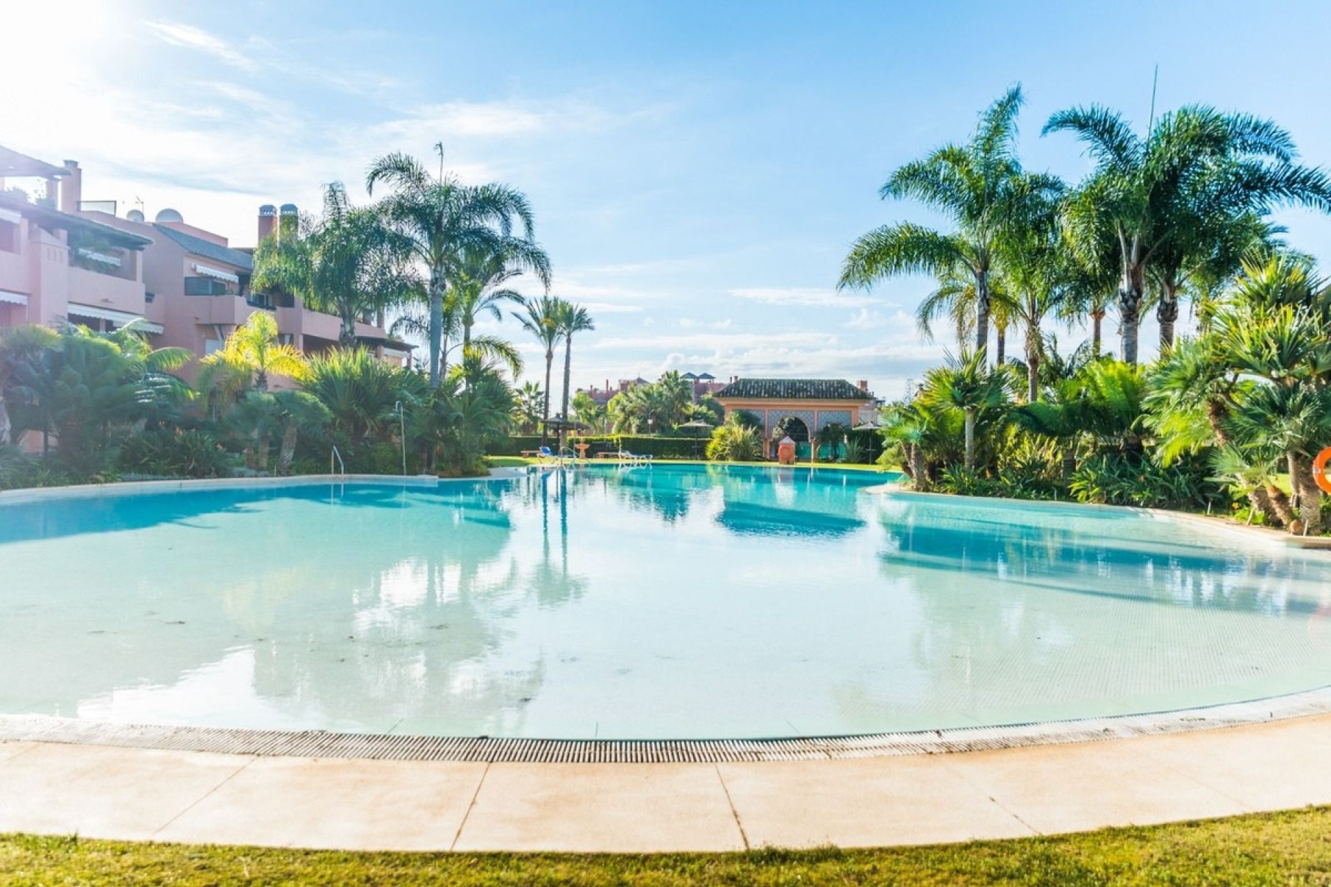 Wiederverkauf - apartment - Marbella - Guadalmina Baja