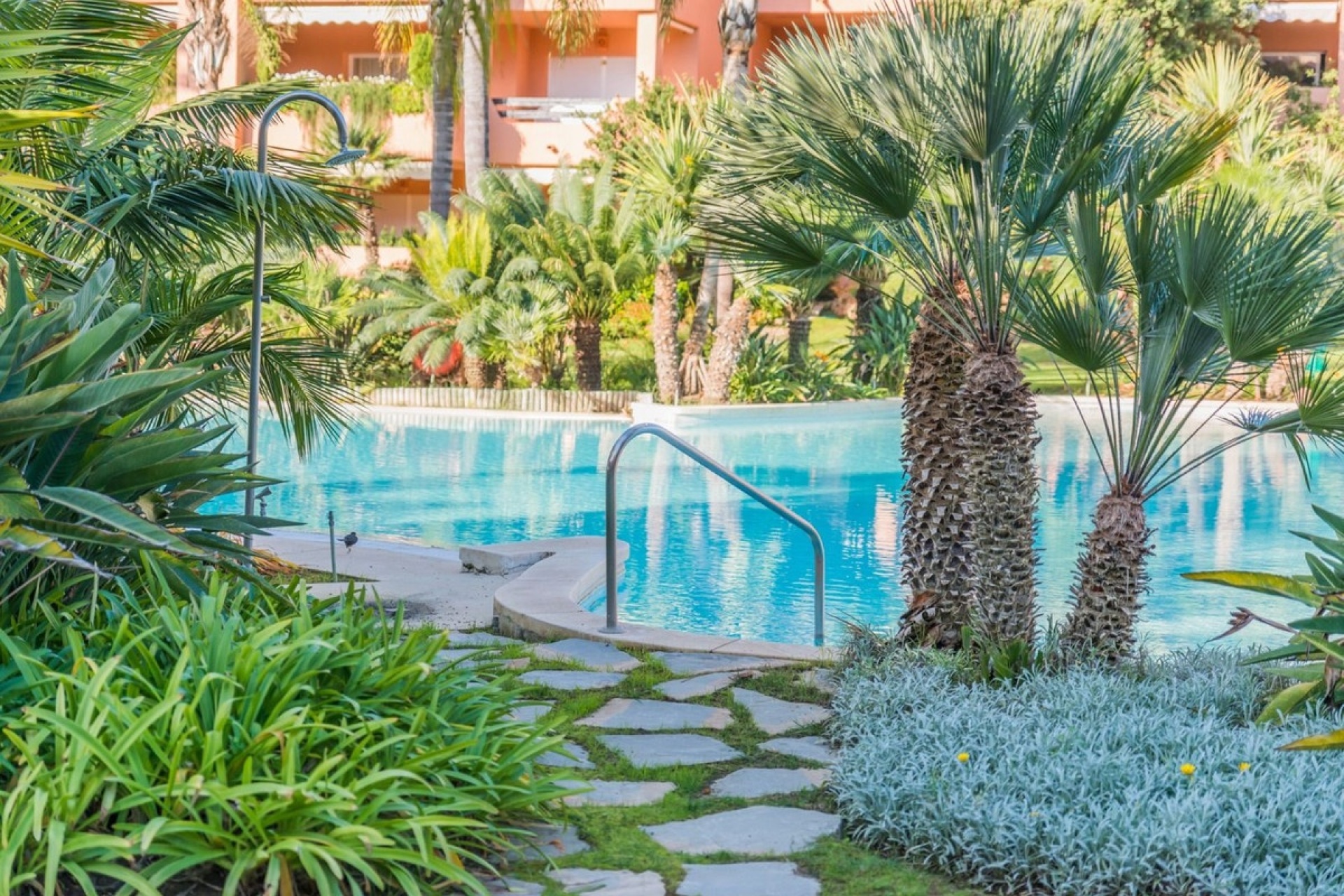 Wiederverkauf - apartment - Marbella - Guadalmina Baja