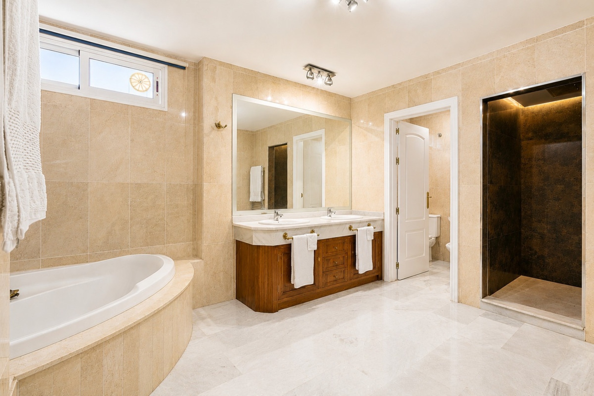 Wiederverkauf - apartment - Marbella - Guadalmina Baja