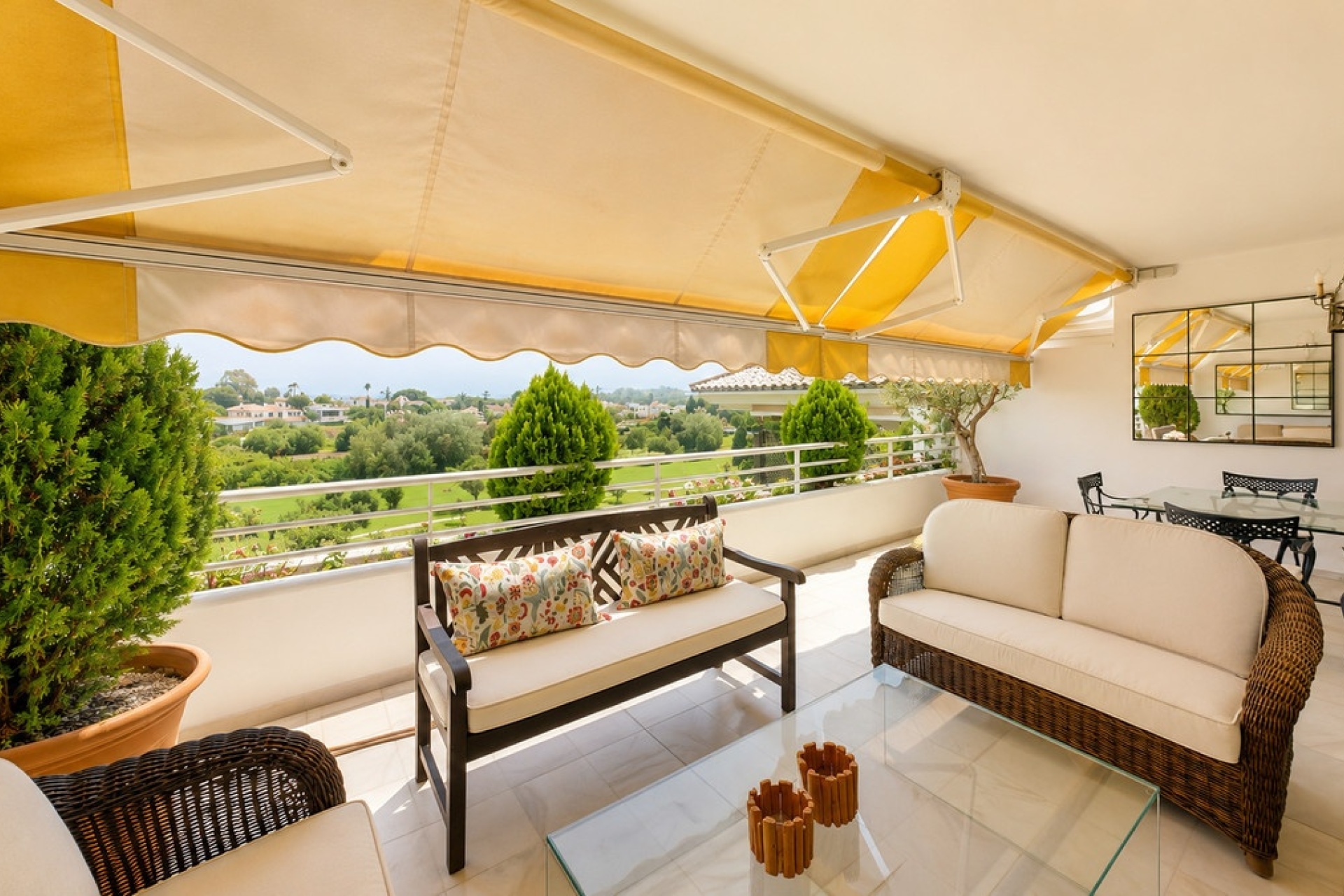 Wiederverkauf - apartment - Marbella - Guadalmina Baja