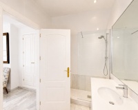 Wiederverkauf - apartment - Marbella - Guadalmina Baja
