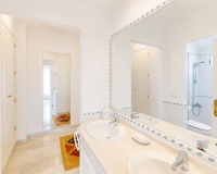 Wiederverkauf - apartment - Marbella - Guadalmina Baja