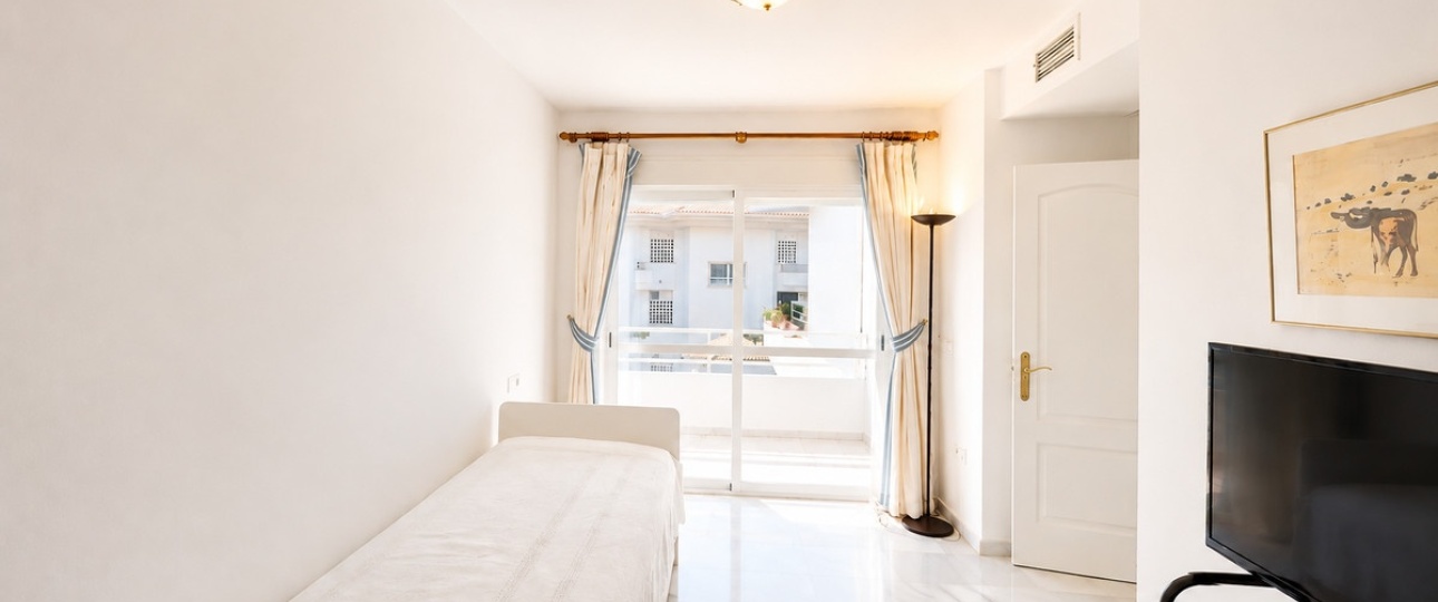 Wiederverkauf - apartment - Marbella - Guadalmina Baja