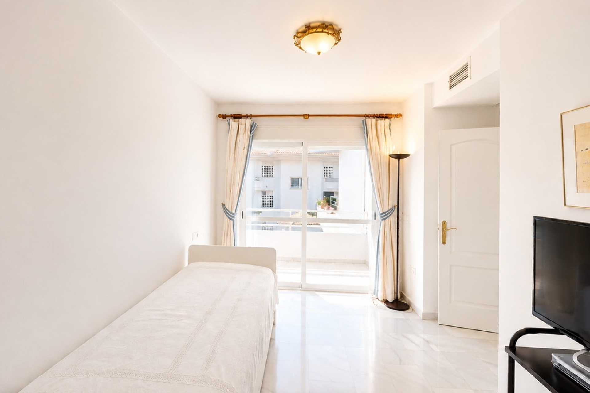 Wiederverkauf - apartment - Marbella - Guadalmina Baja