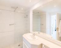 Wiederverkauf - apartment - Marbella - Guadalmina Baja