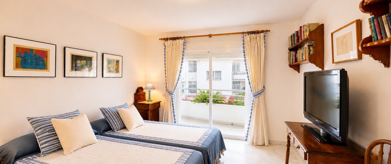 Wiederverkauf - apartment - Marbella - Guadalmina Baja