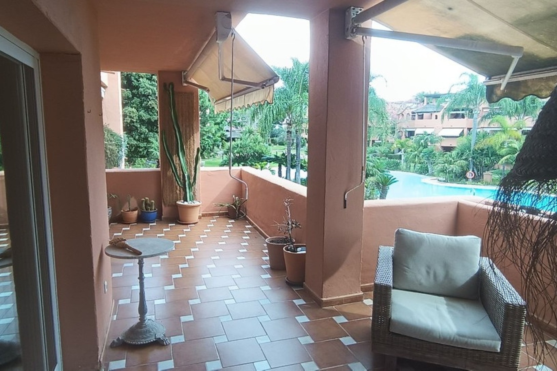Wiederverkauf - apartment - Marbella - Guadalmina Baja
