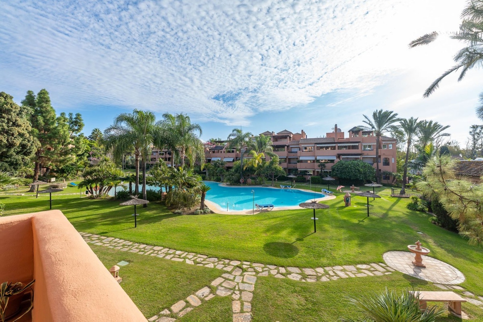 Wiederverkauf - apartment - Marbella - Guadalmina Baja
