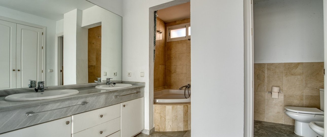 Wiederverkauf - apartment - Marbella - Guadalmina Baja