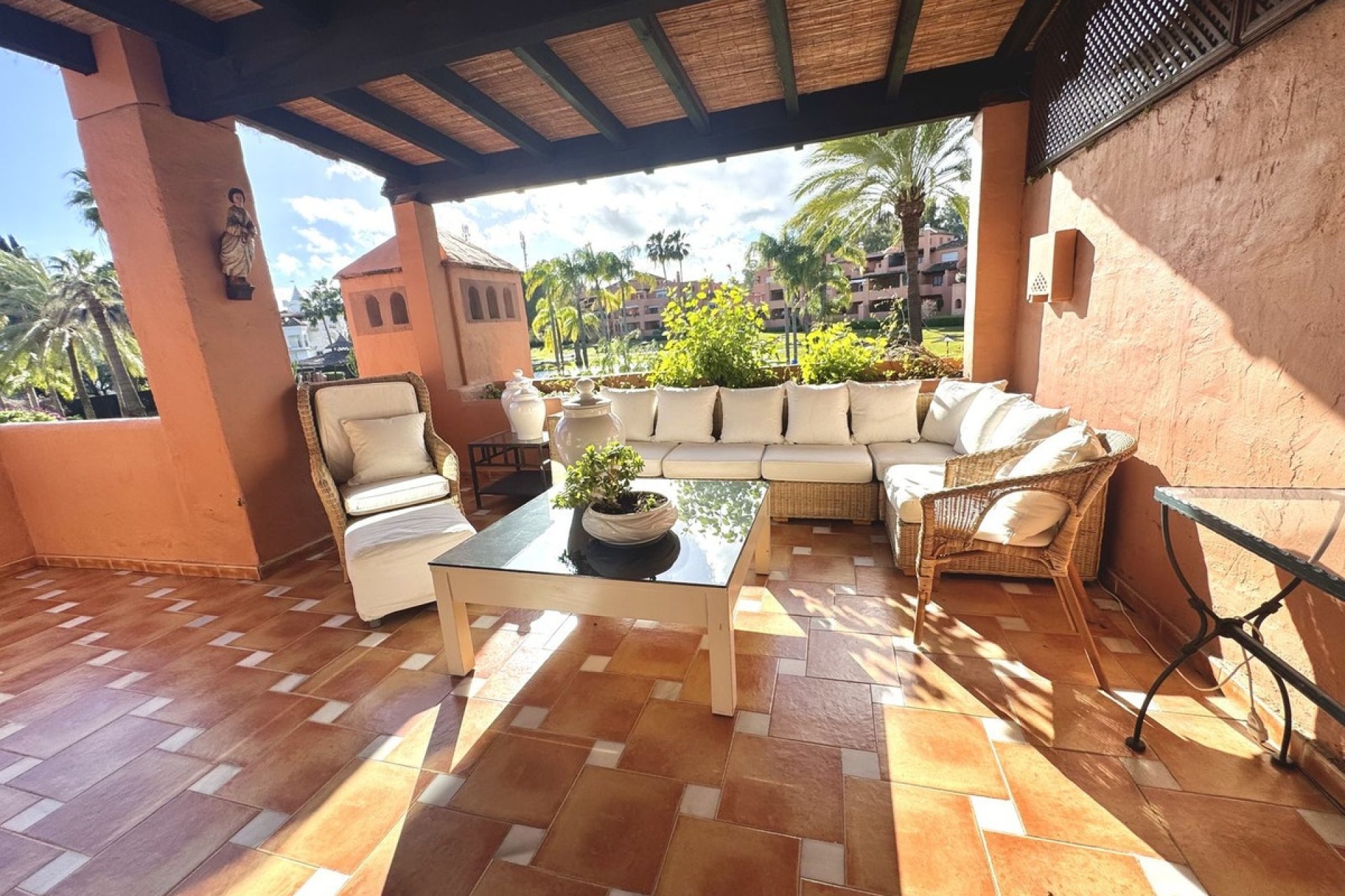 Wiederverkauf - apartment - Marbella - Guadalmina Baja