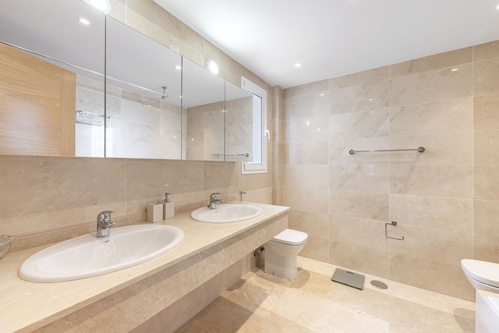 Wiederverkauf - apartment - Marbella - La Mairena
