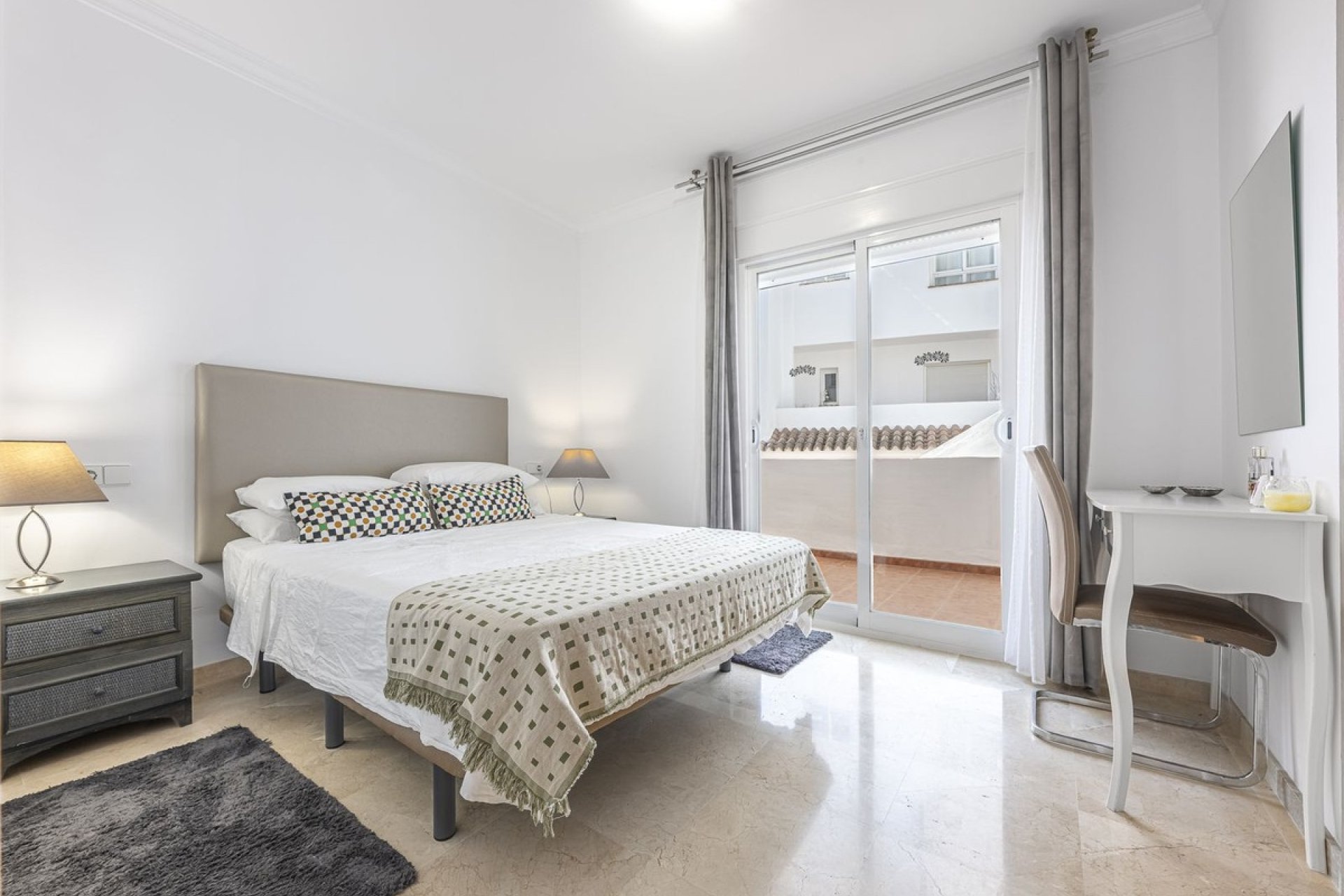 Wiederverkauf - apartment - Marbella - La Mairena