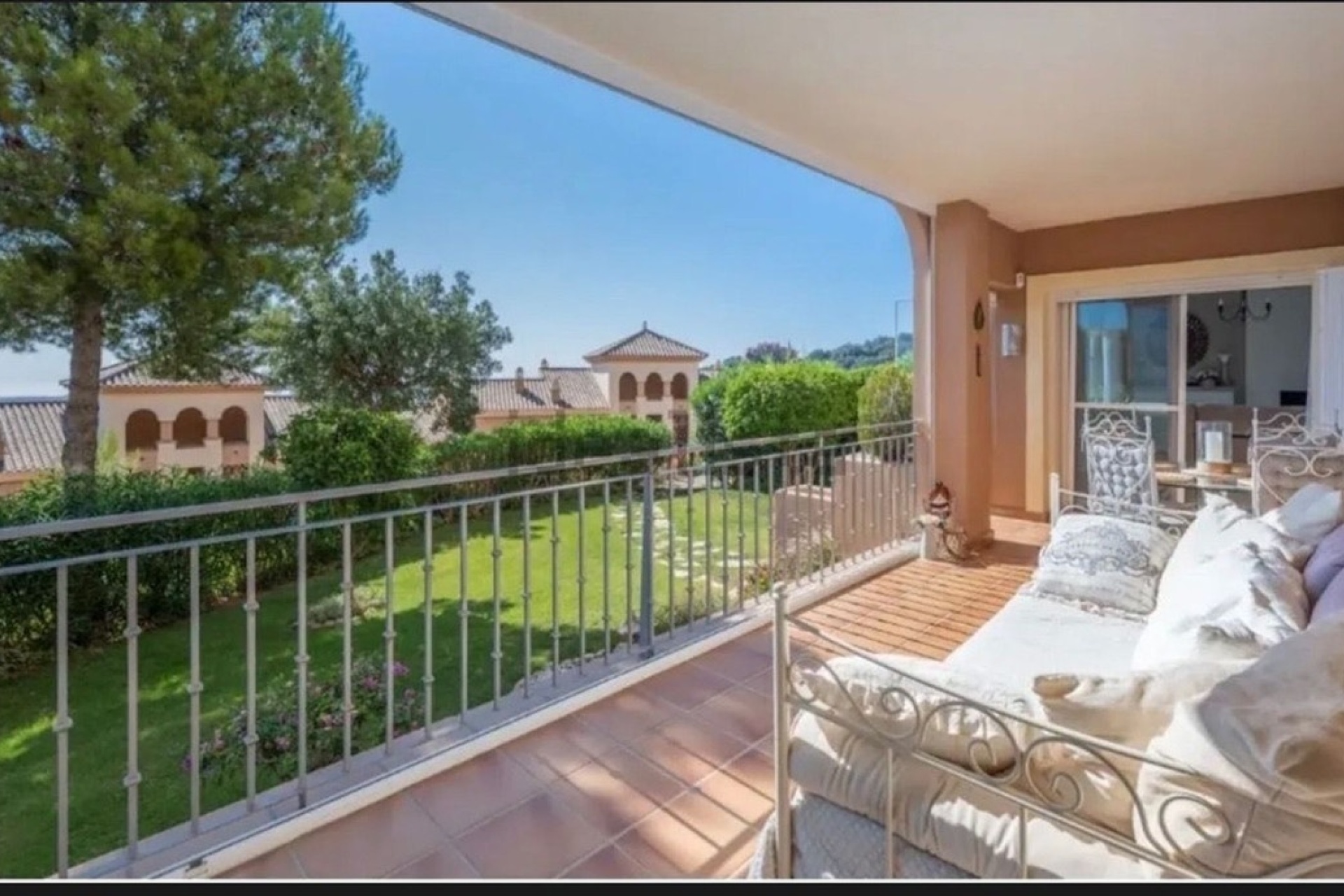 Wiederverkauf - apartment - Marbella - La Mairena