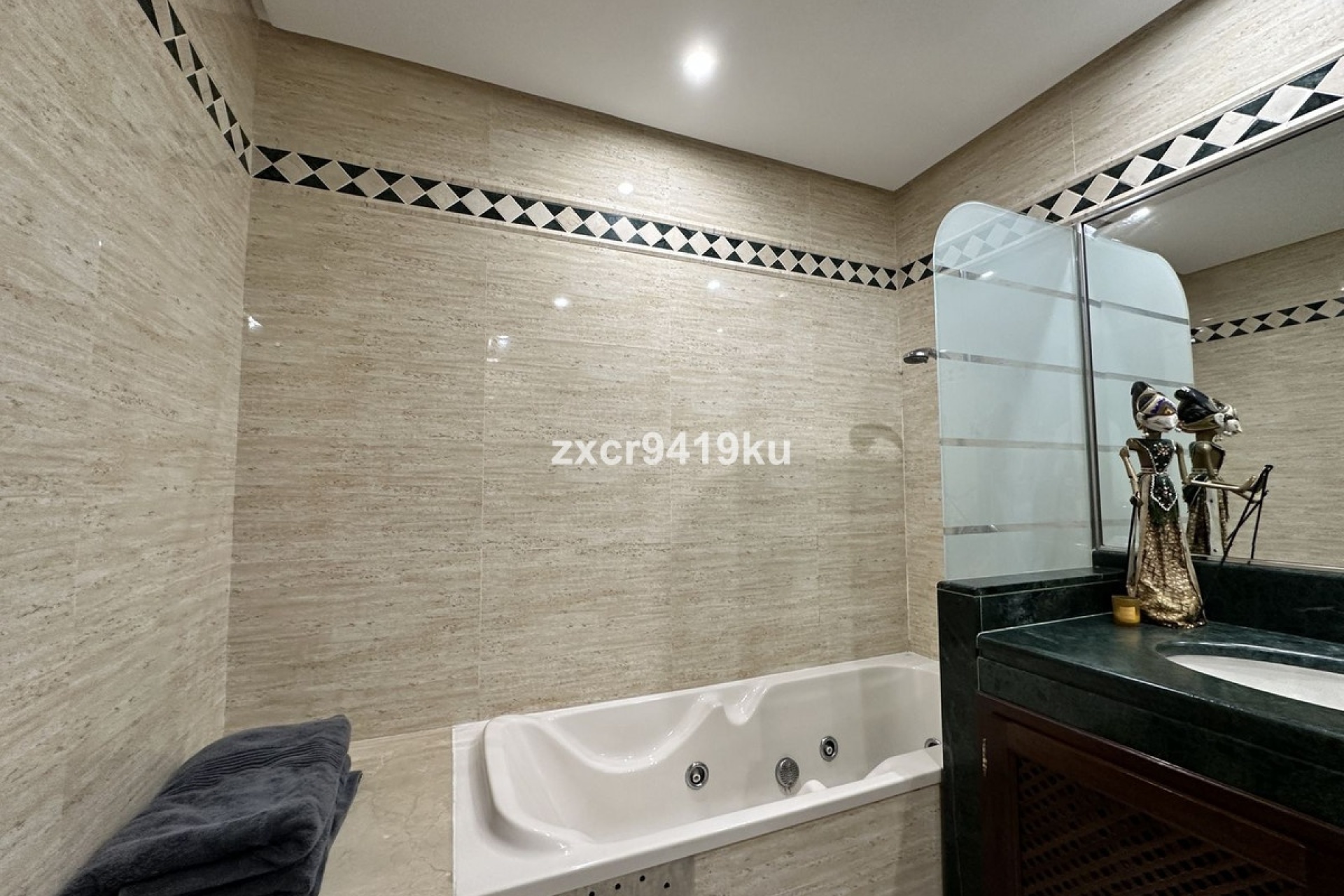 Wiederverkauf - apartment - Marbella - La Mairena