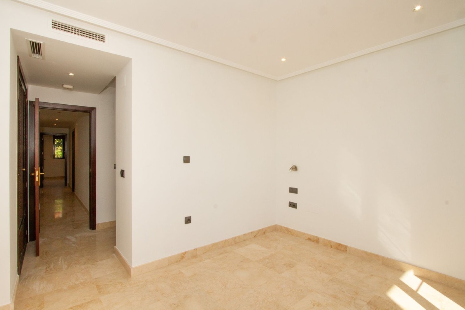 Wiederverkauf - apartment - Marbella - La Mairena