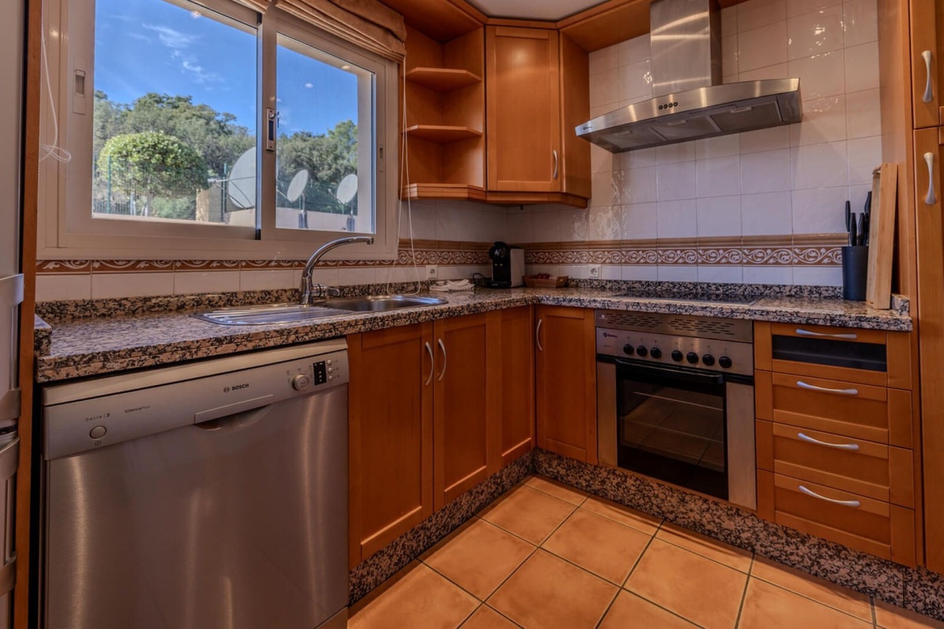Wiederverkauf - apartment - Marbella - La Mairena