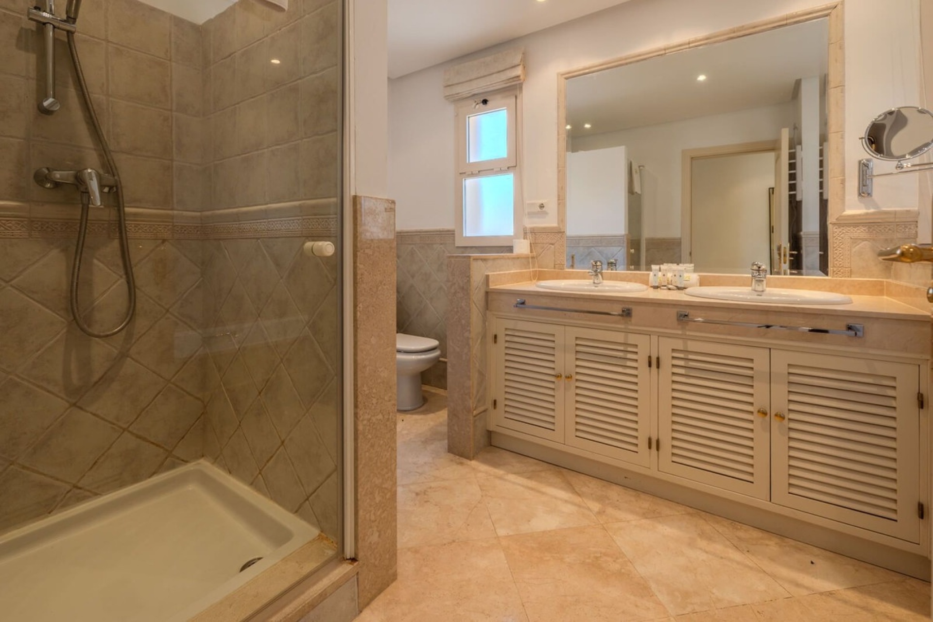 Wiederverkauf - apartment - Marbella - La Mairena
