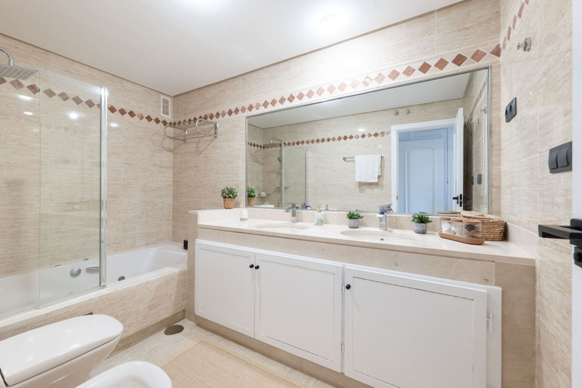 Wiederverkauf - apartment - Marbella - La Mairena