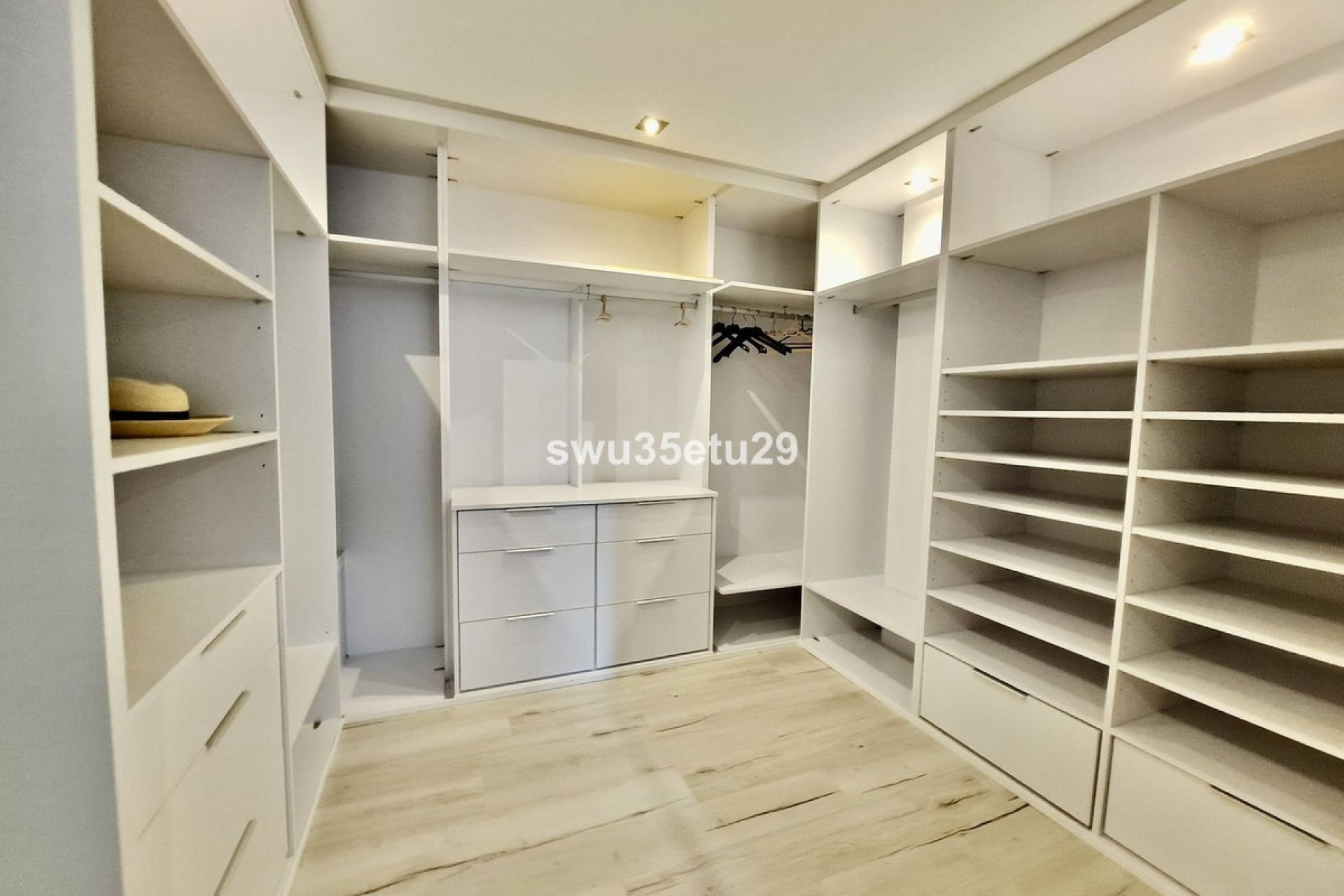 Wiederverkauf - apartment - Marbella - La Mairena