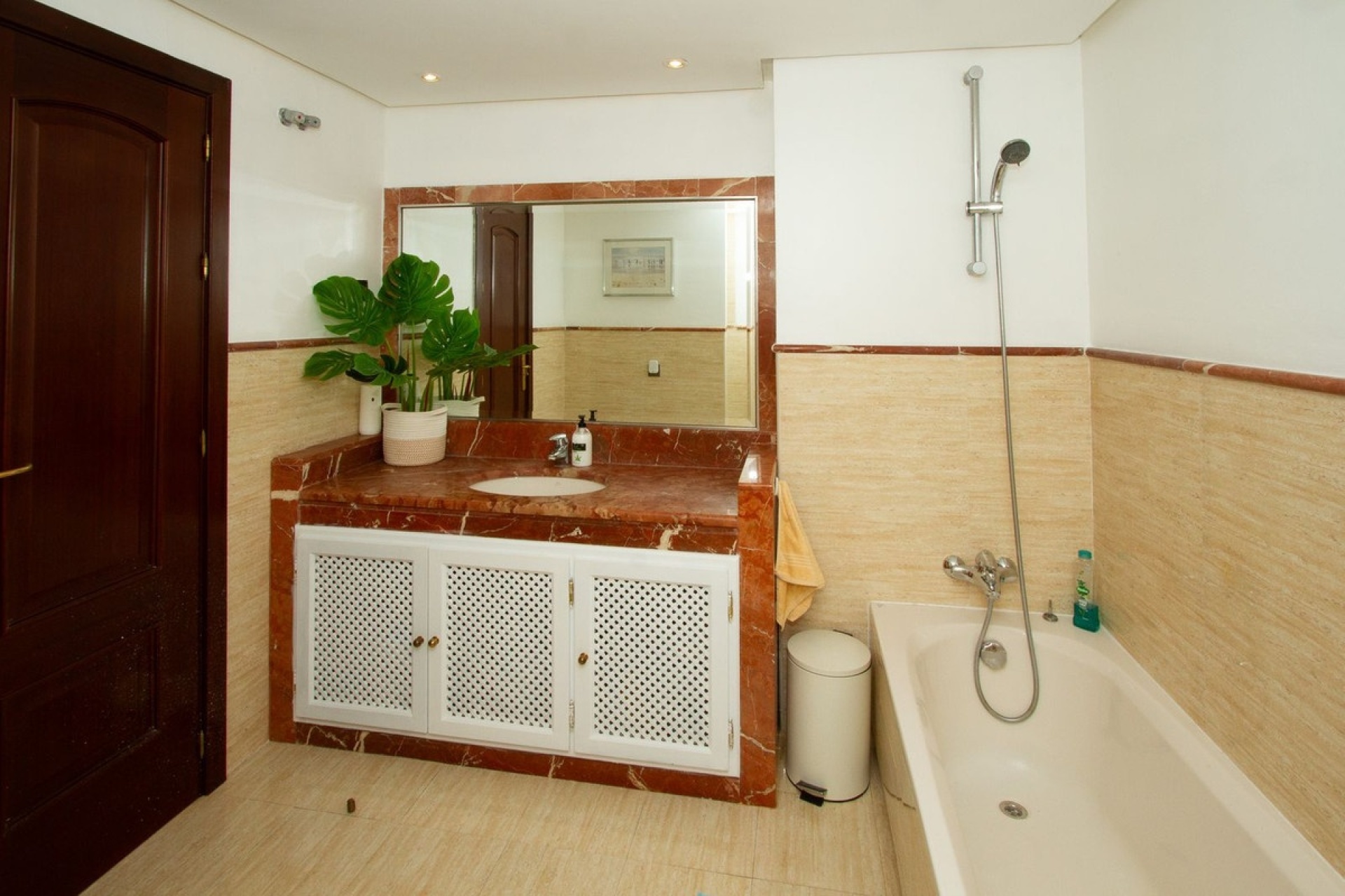 Wiederverkauf - apartment - Marbella - La Mairena