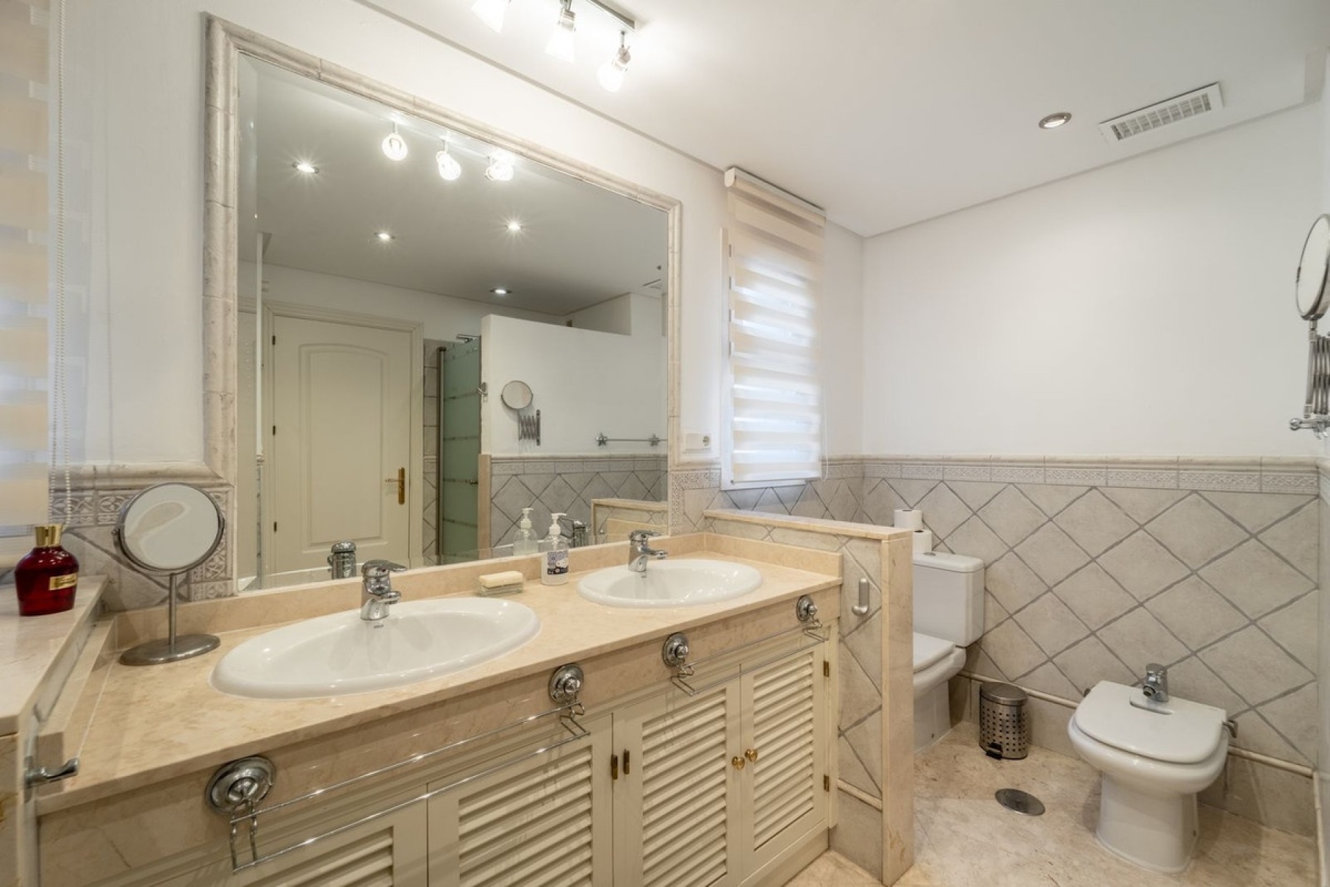 Wiederverkauf - apartment - Marbella - La Mairena