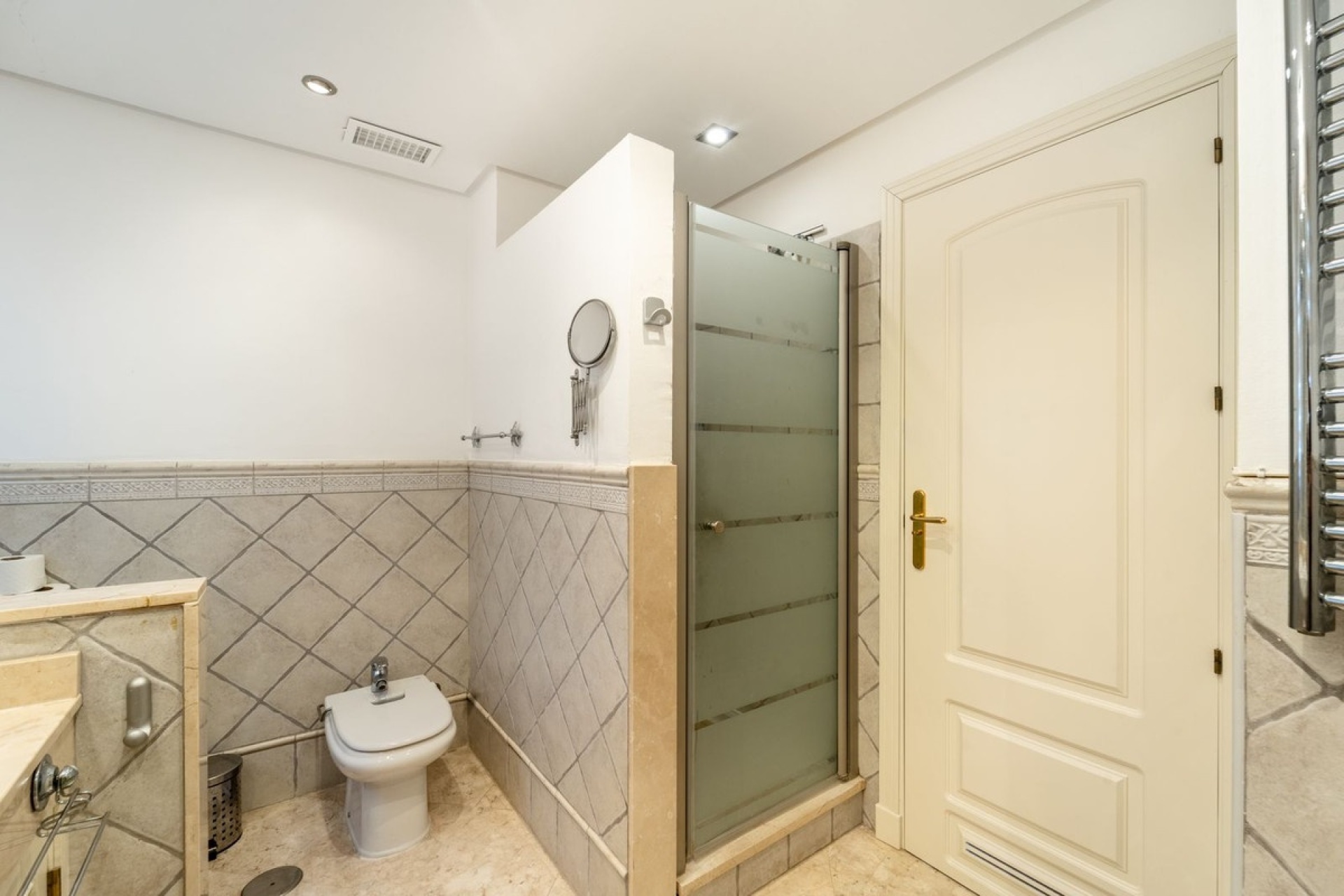 Wiederverkauf - apartment - Marbella - La Mairena