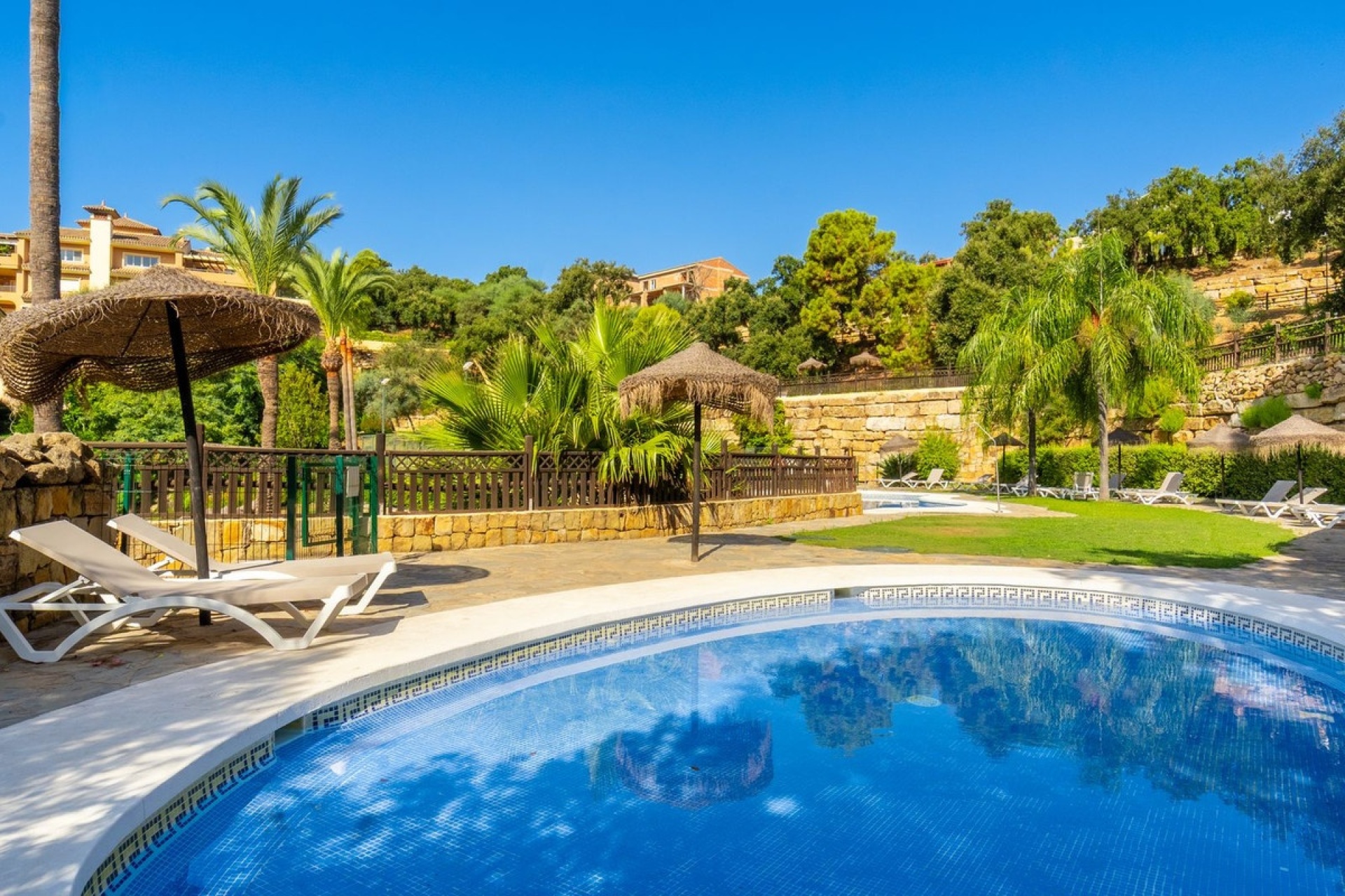 Wiederverkauf - apartment - Marbella - La Mairena
