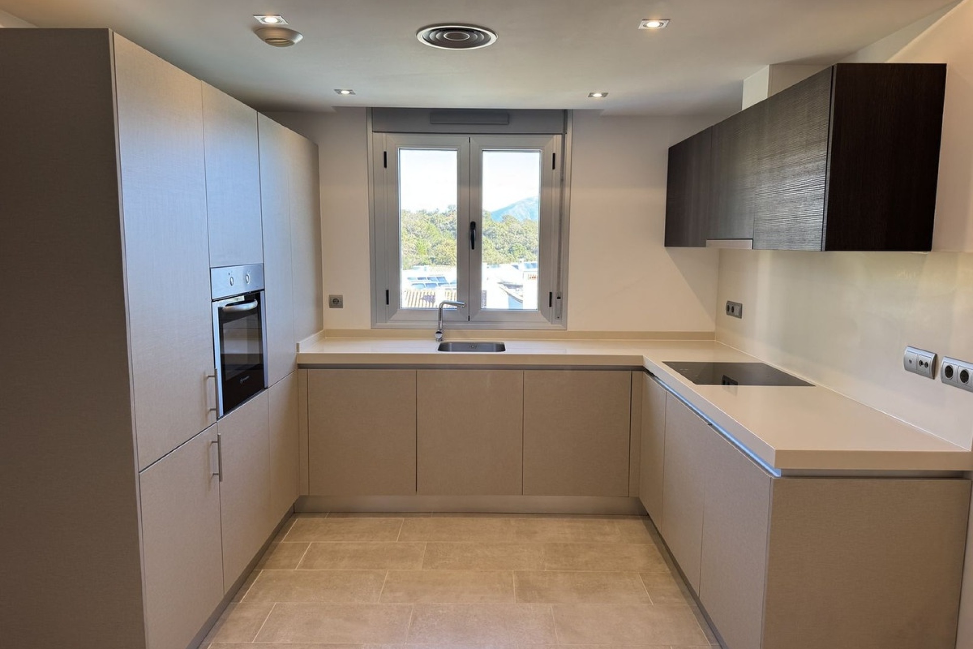 Wiederverkauf - apartment - Marbella - La Mairena