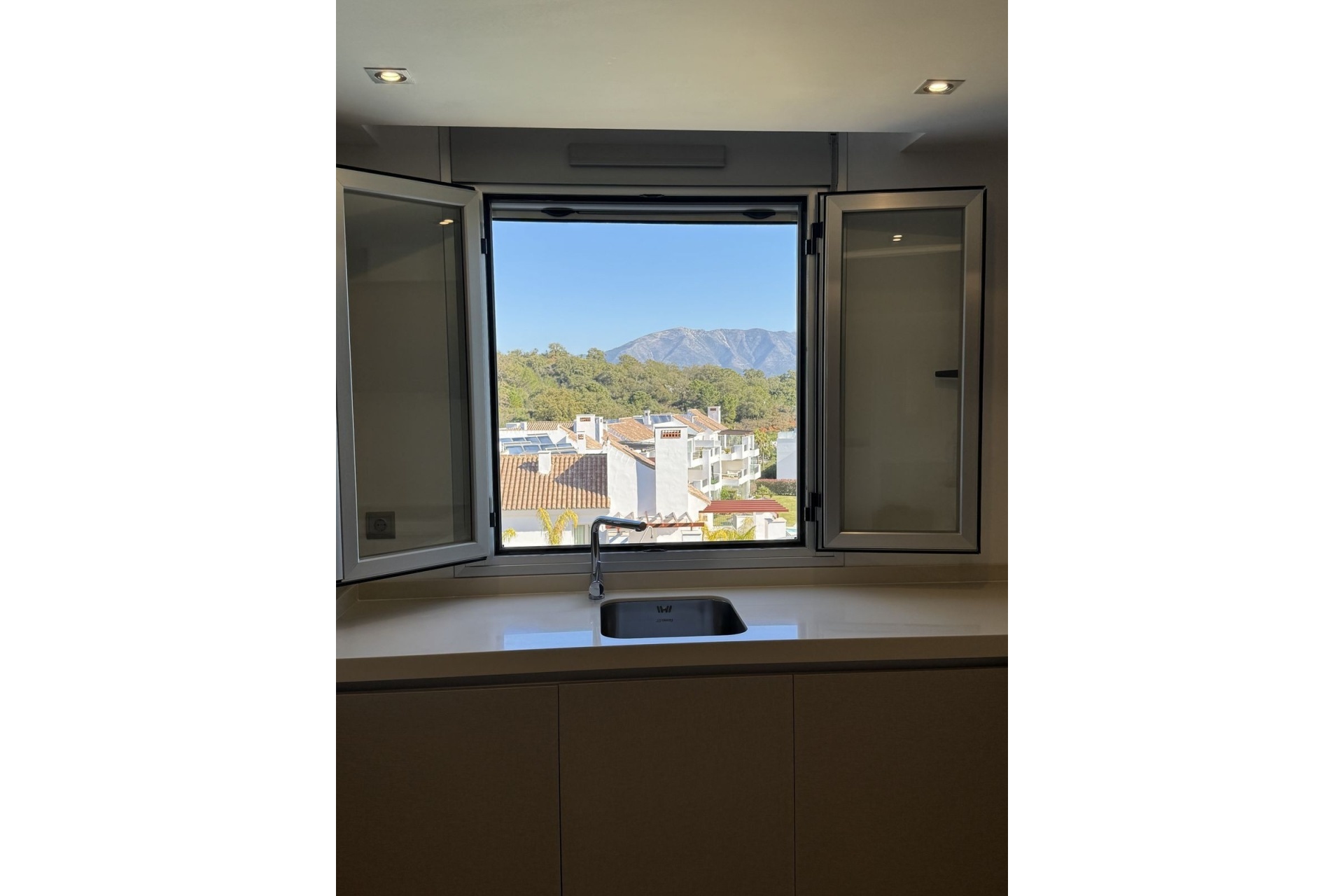 Wiederverkauf - apartment - Marbella - La Mairena