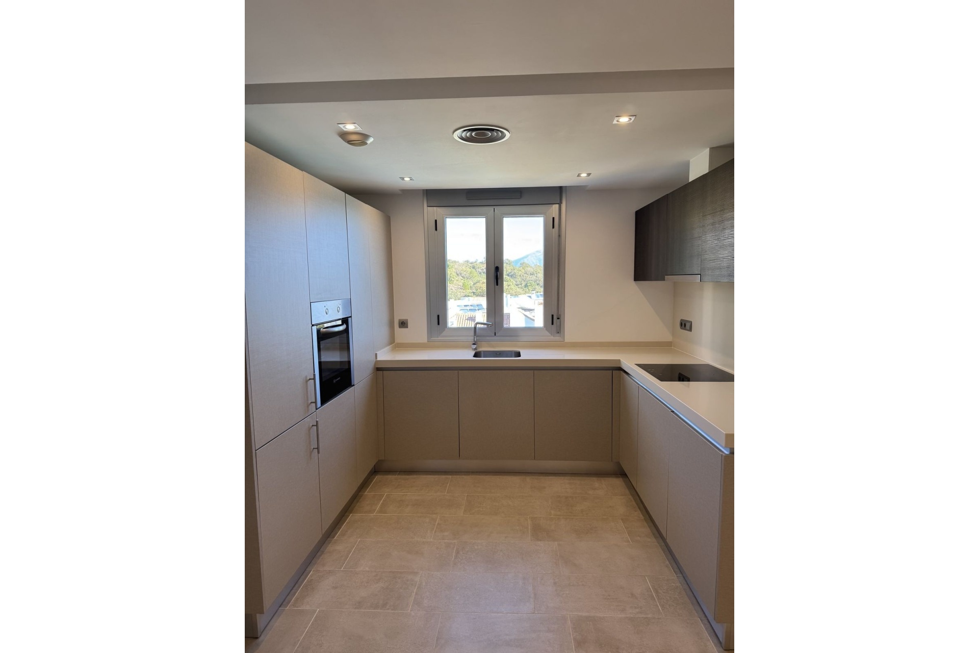 Wiederverkauf - apartment - Marbella - La Mairena