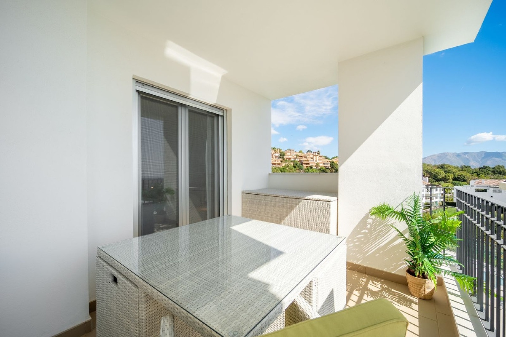 Wiederverkauf - apartment - Marbella - La Mairena