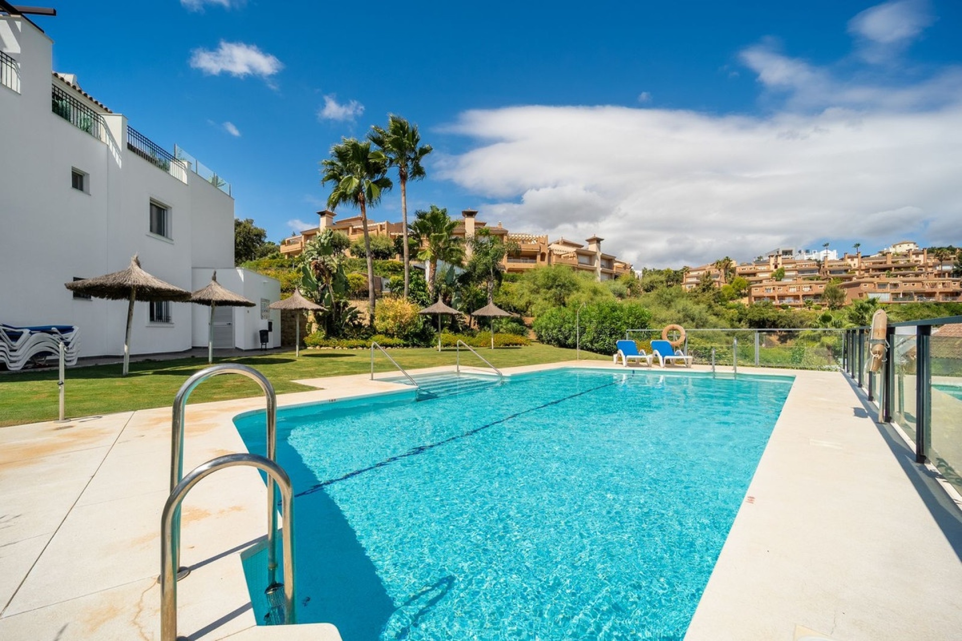 Wiederverkauf - apartment - Marbella - La Mairena