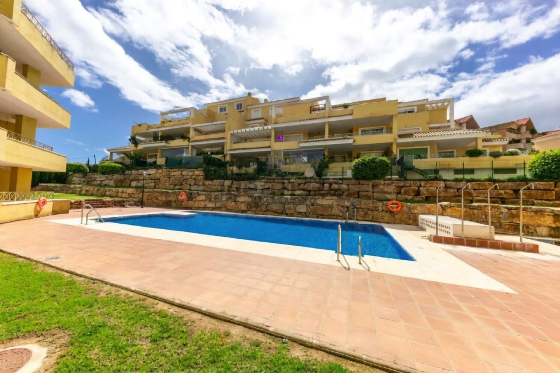 Wiederverkauf - apartment - Marbella - Las Brisas
