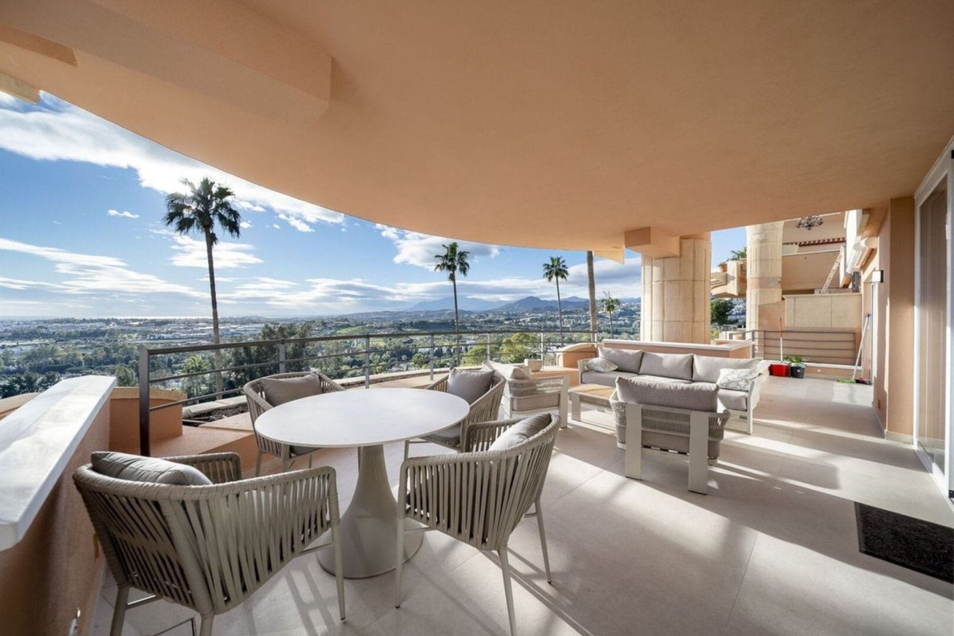Wiederverkauf - apartment - Marbella - Nueva Andalucía