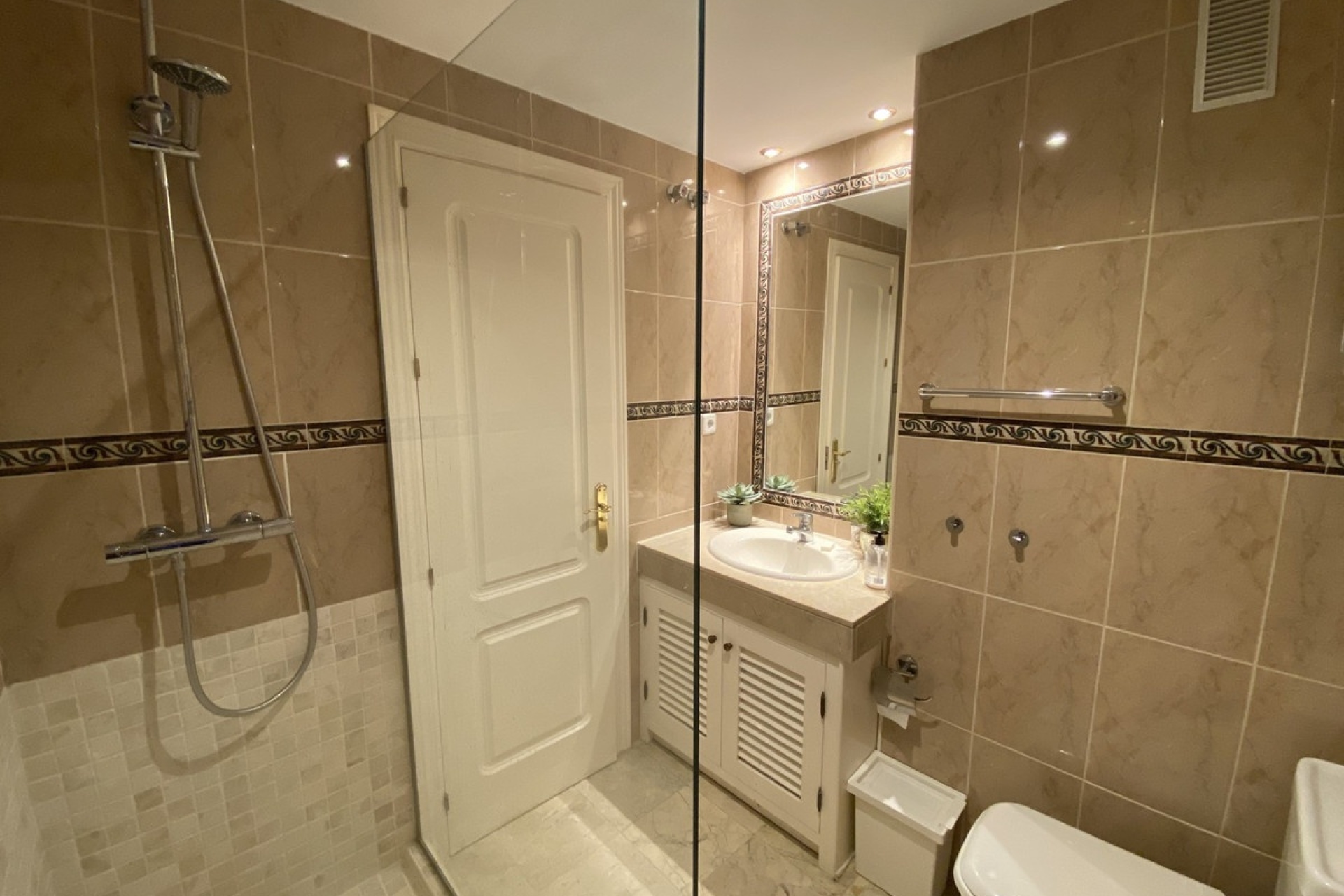 Wiederverkauf - apartment - Marbella - Nueva Andalucía