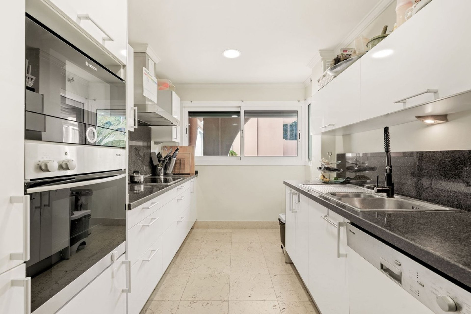 Wiederverkauf - apartment - Marbella - Nueva Andalucía