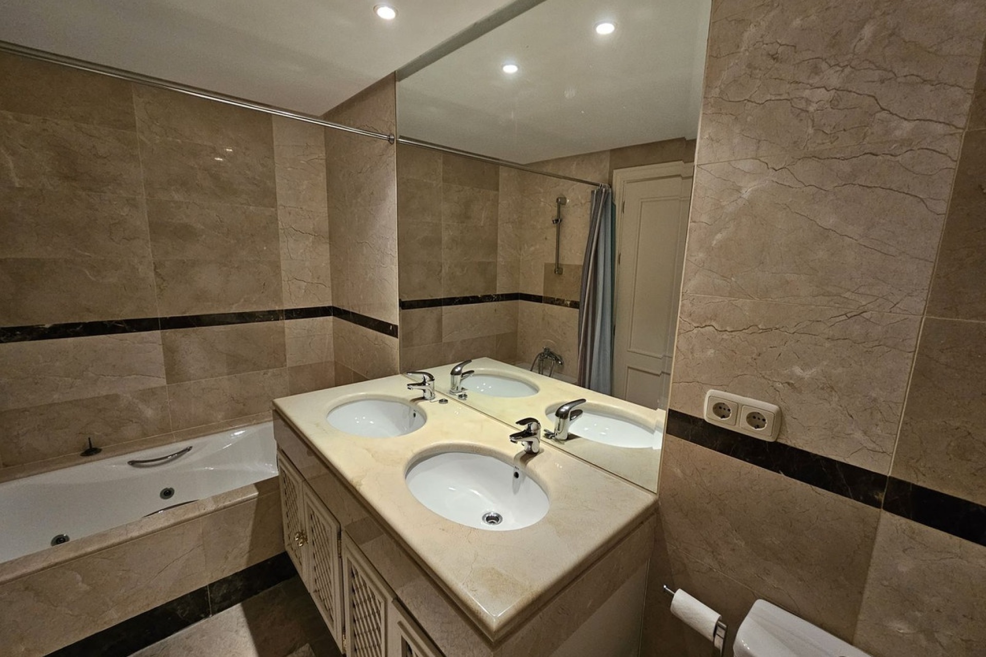 Wiederverkauf - apartment - Marbella - Nueva Andalucía