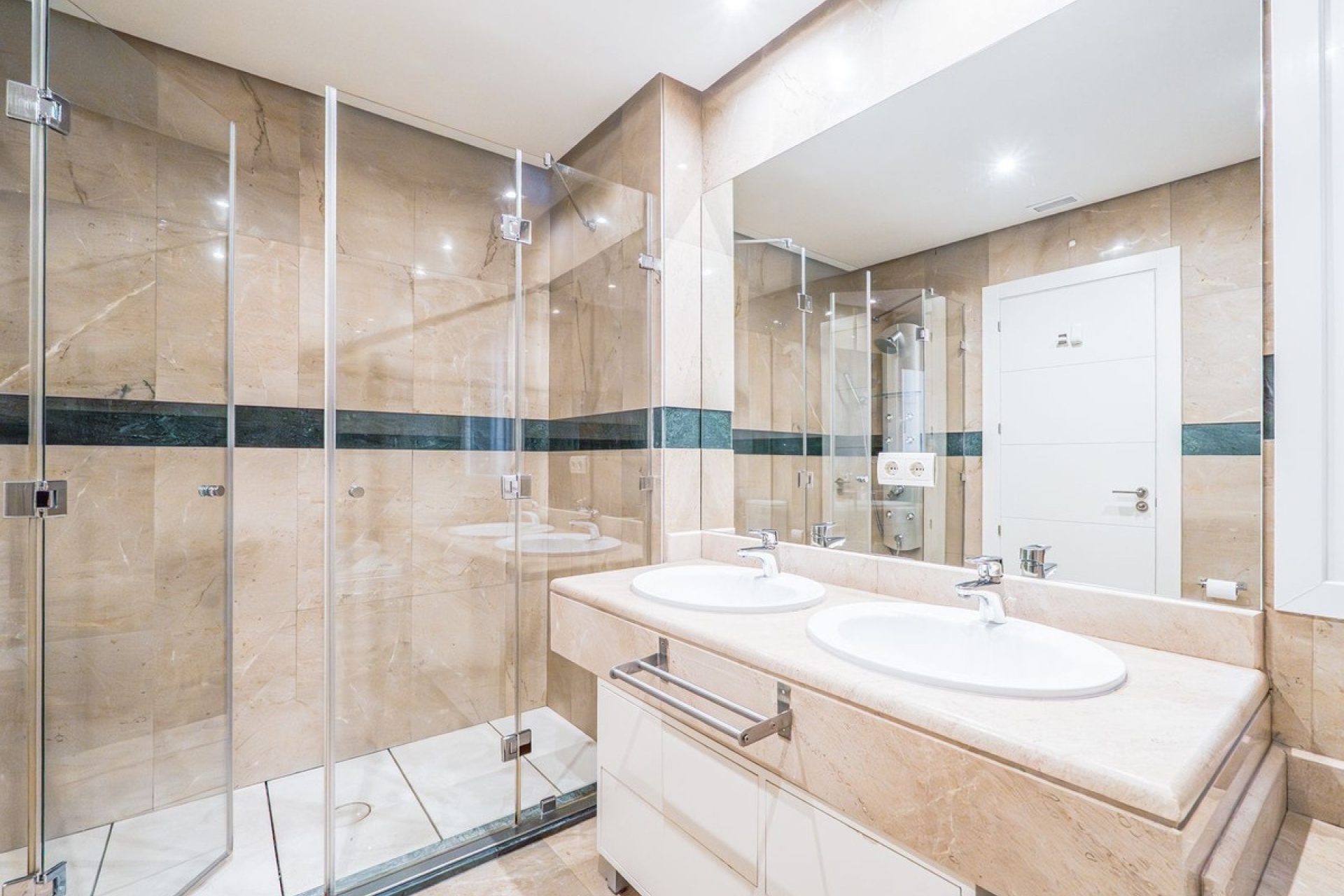 Wiederverkauf - apartment - Marbella - Nueva Andalucía
