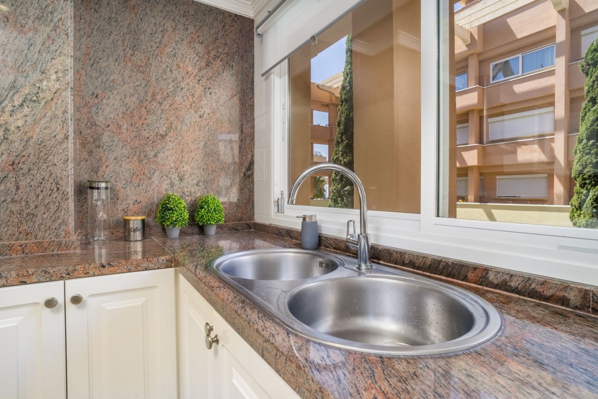 Wiederverkauf - apartment - Marbella - Nueva Andalucía