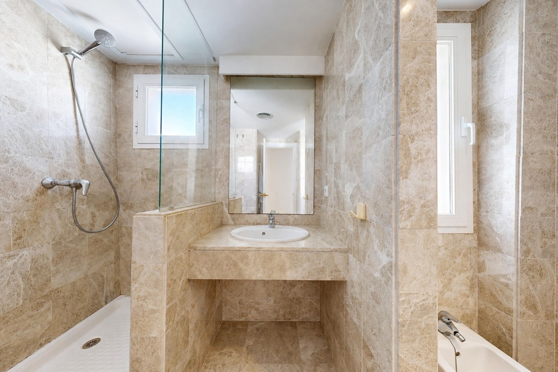 Wiederverkauf - apartment - Marbella - Nueva Andalucía