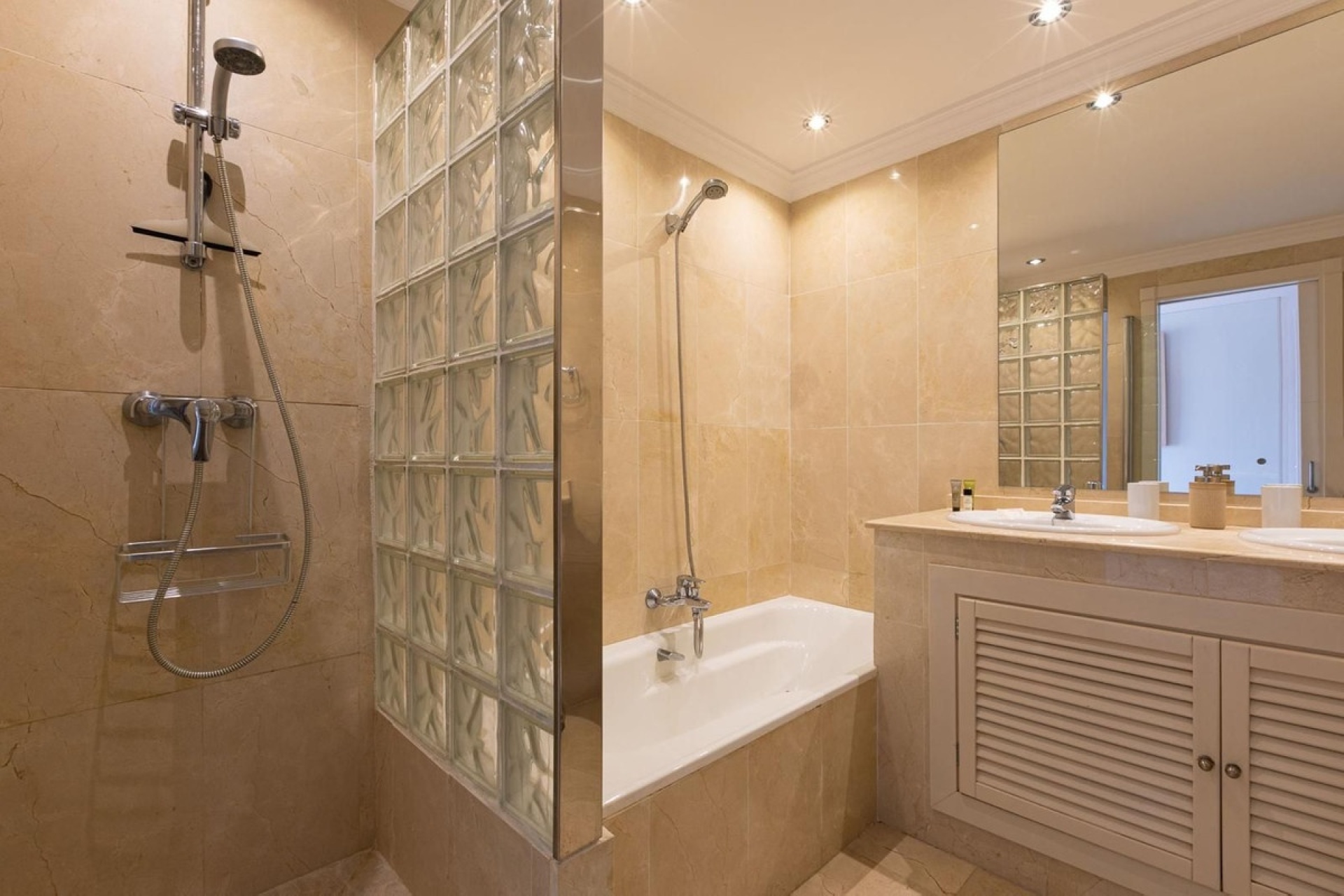 Wiederverkauf - apartment - Marbella - Nueva Andalucía