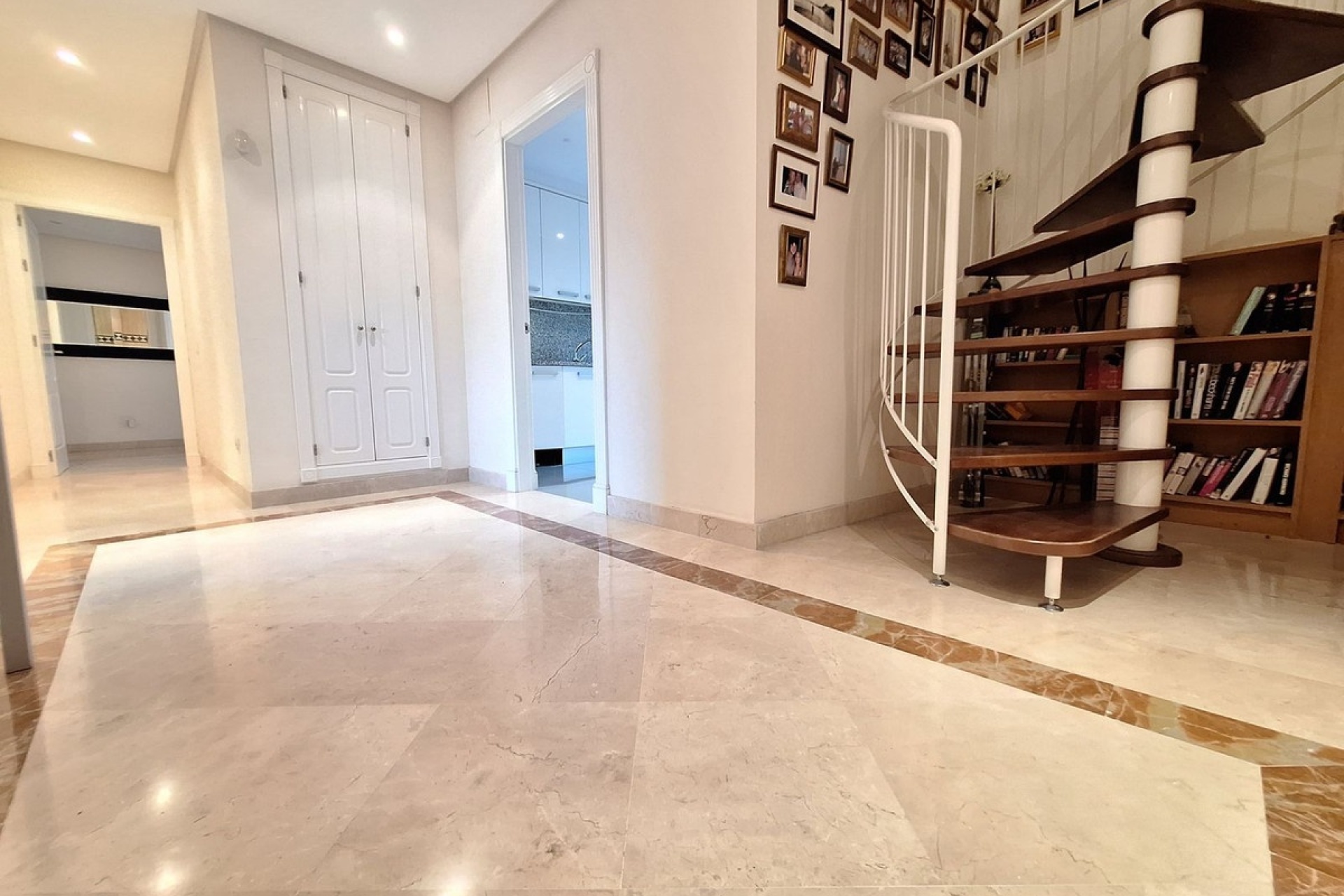 Wiederverkauf - apartment - Marbella - Nueva Andalucía