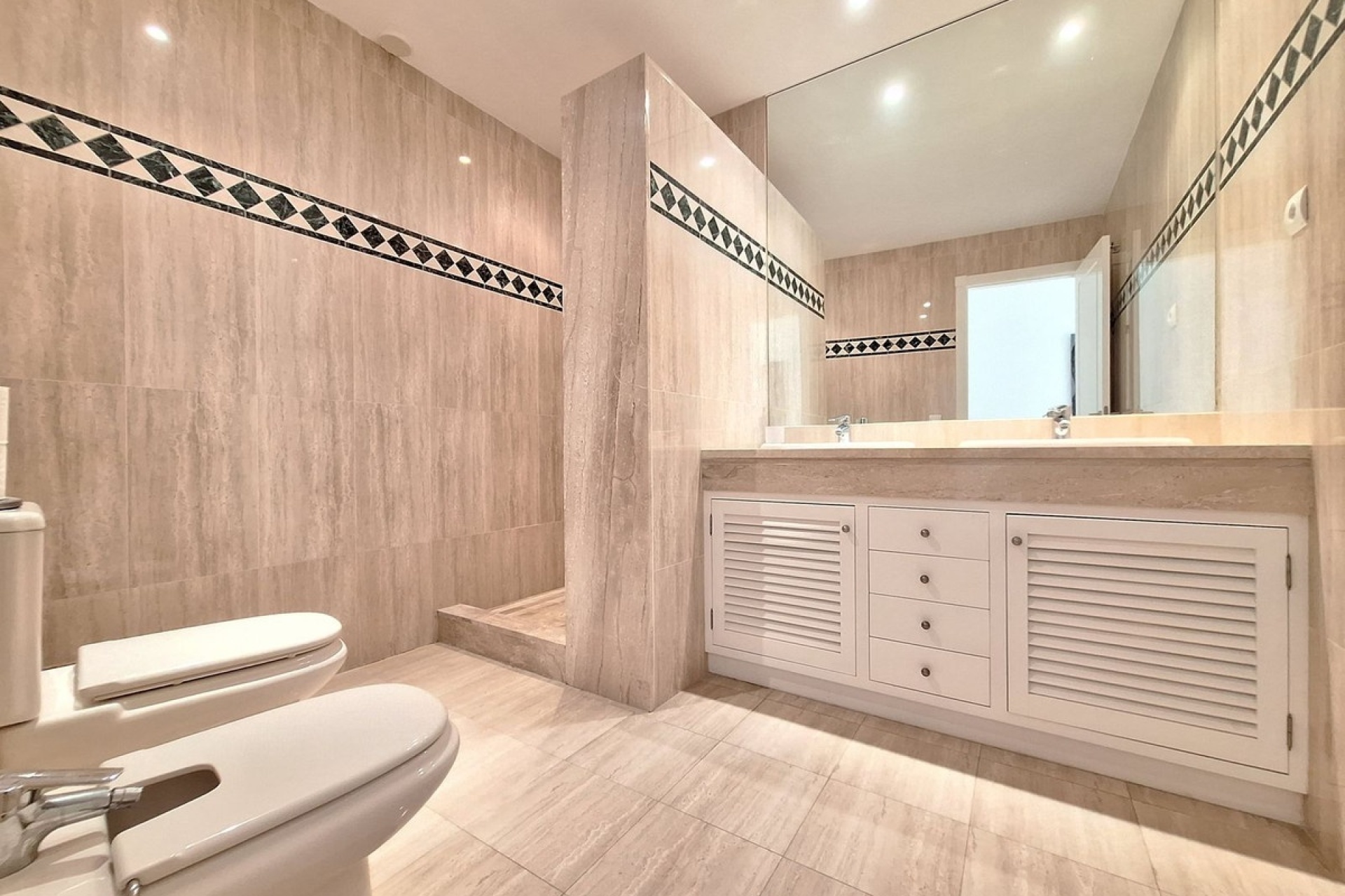 Wiederverkauf - apartment - Marbella - Nueva Andalucía