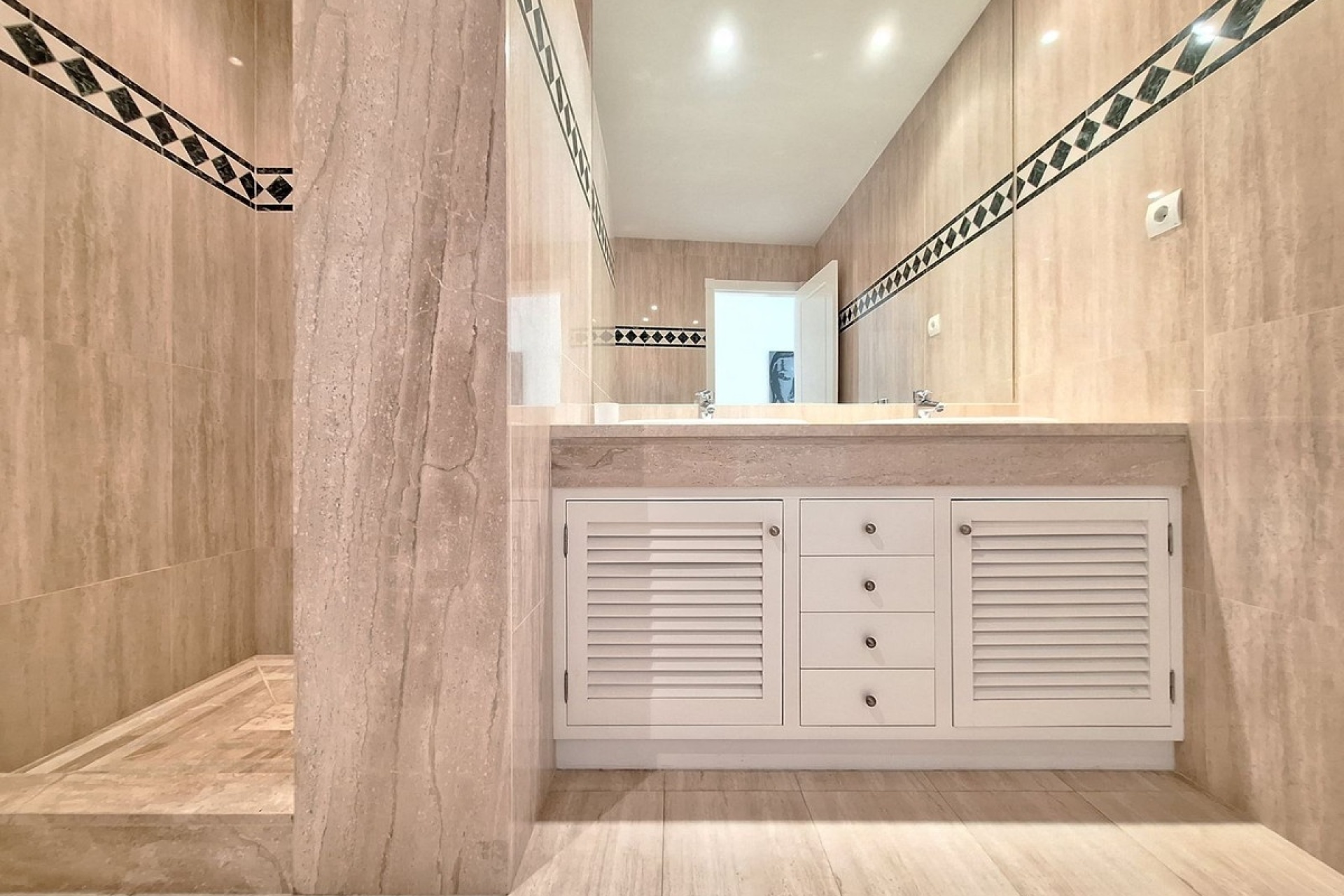 Wiederverkauf - apartment - Marbella - Nueva Andalucía