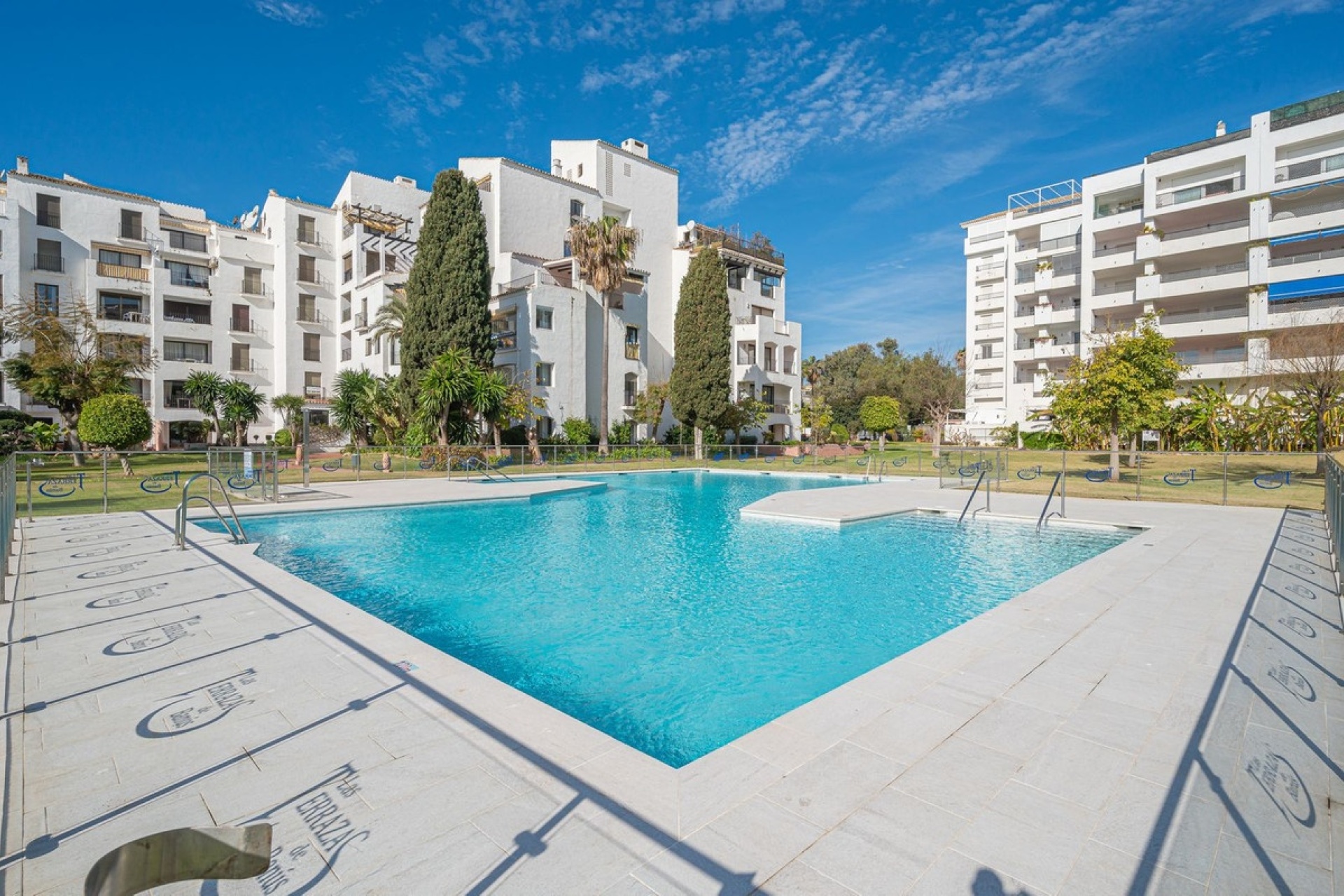 Wiederverkauf - apartment - Marbella - Puerto Banús