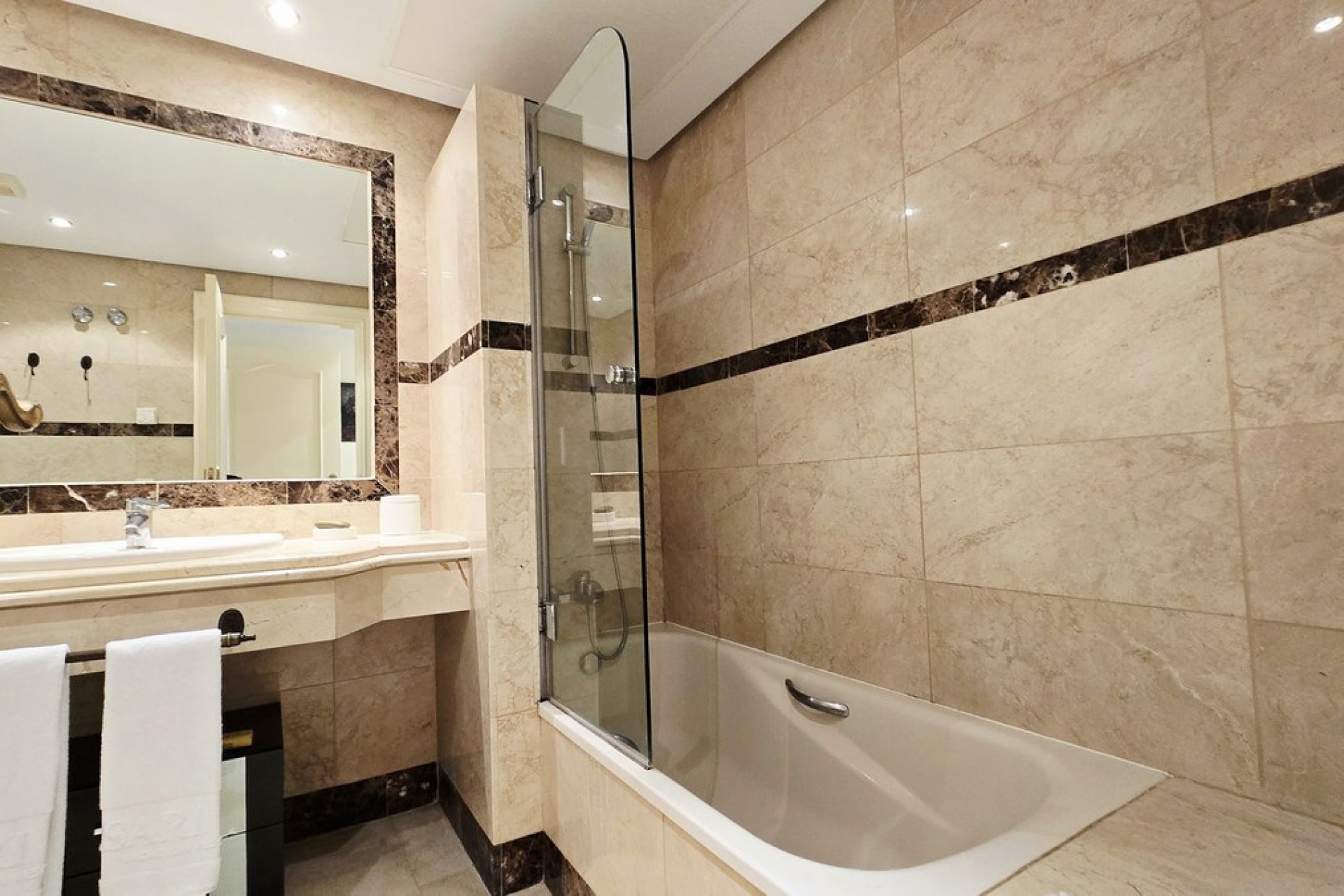 Wiederverkauf - apartment - Marbella - Puerto Banús