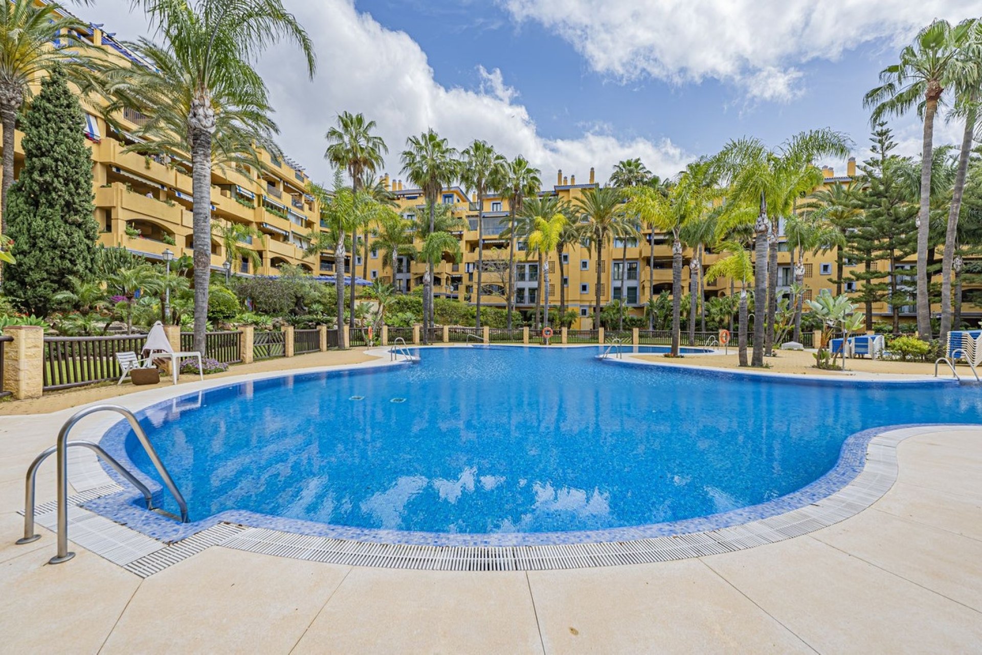Wiederverkauf - apartment - Marbella - San Pedro de Alcántara
