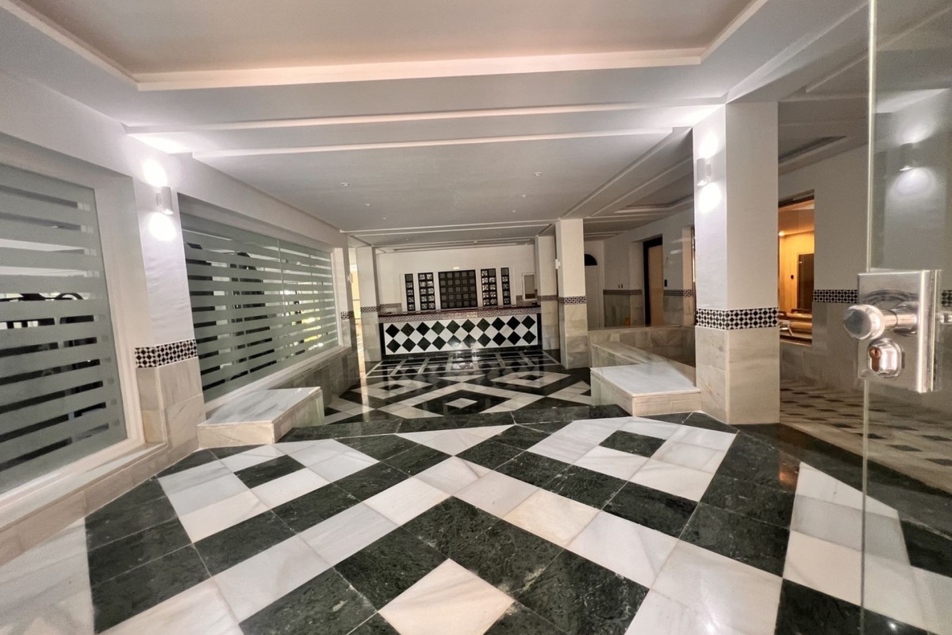 Wiederverkauf - apartment - Marbella - The Golden Mile